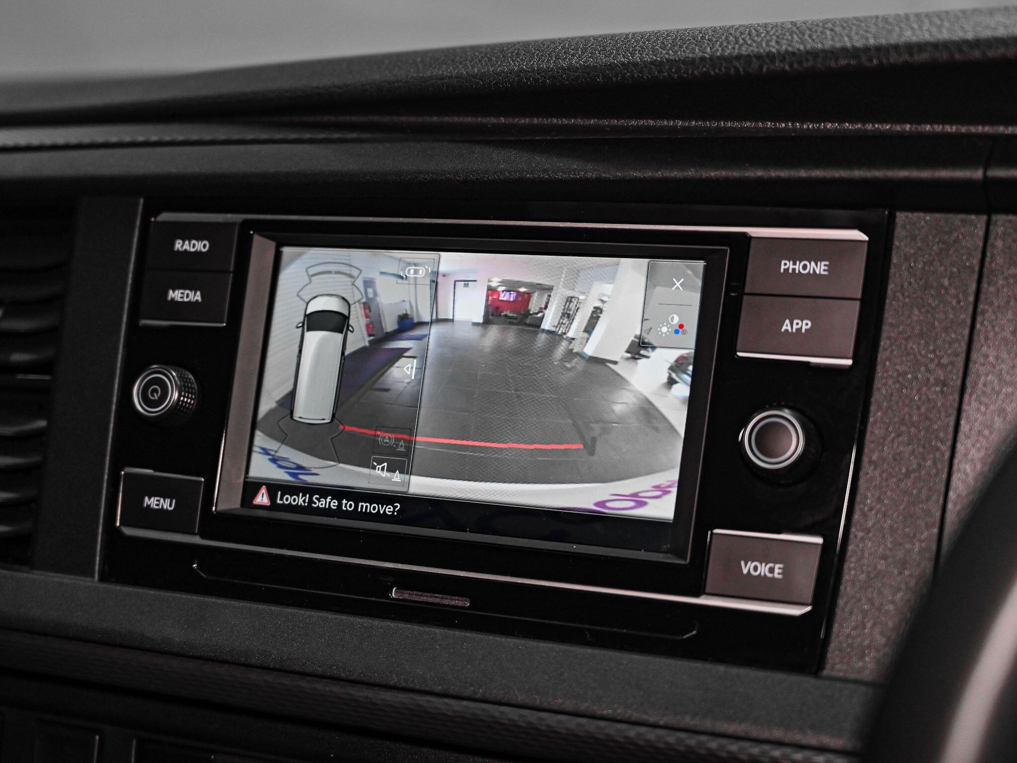 Volkswagen Transporter view 17