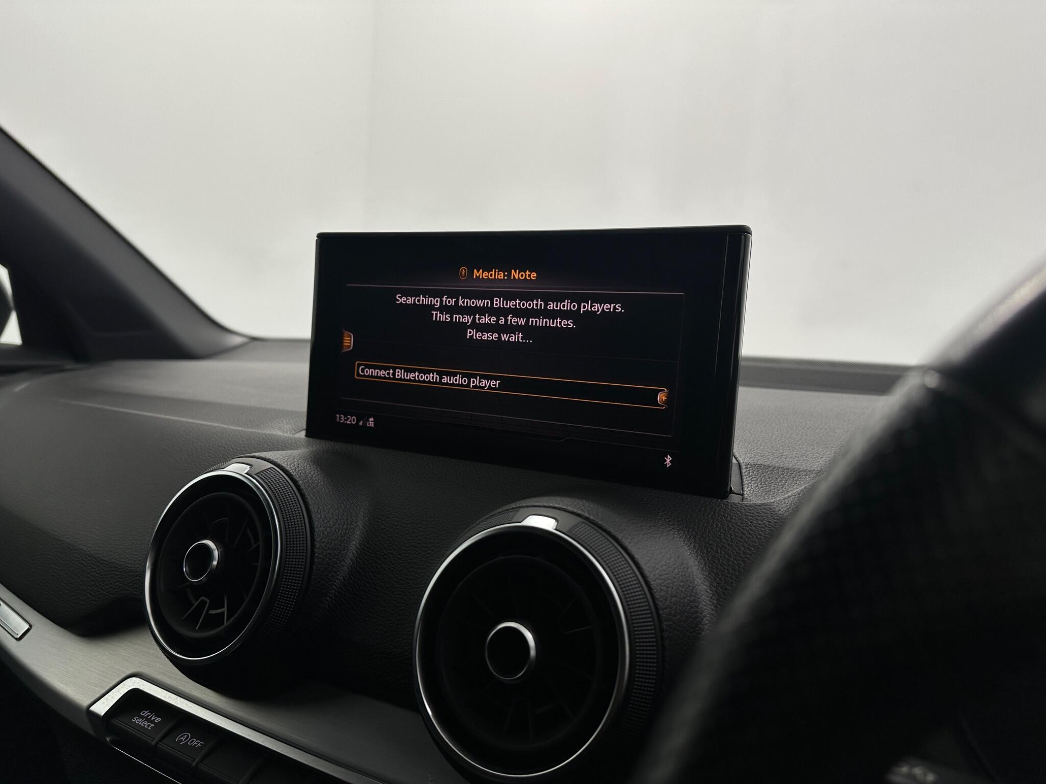 Audi Q2 view 23