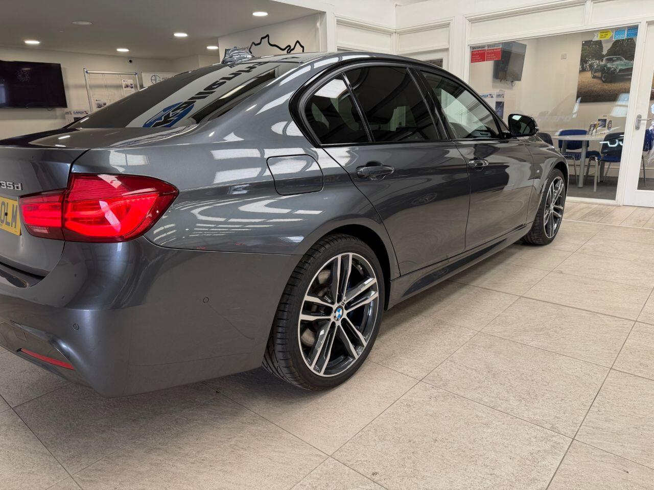 BMW 3 Series view 22