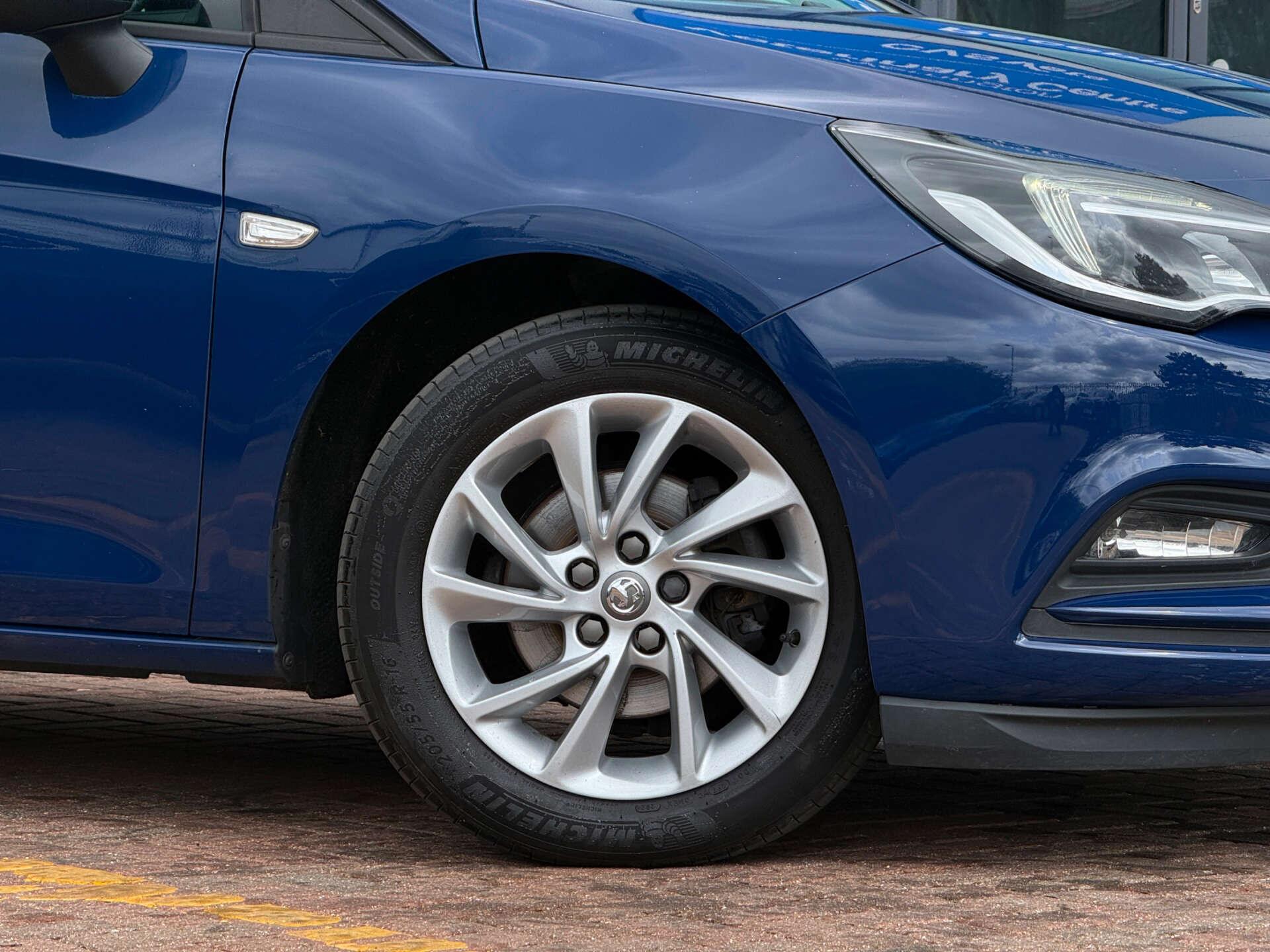 Vauxhall Astra view 18