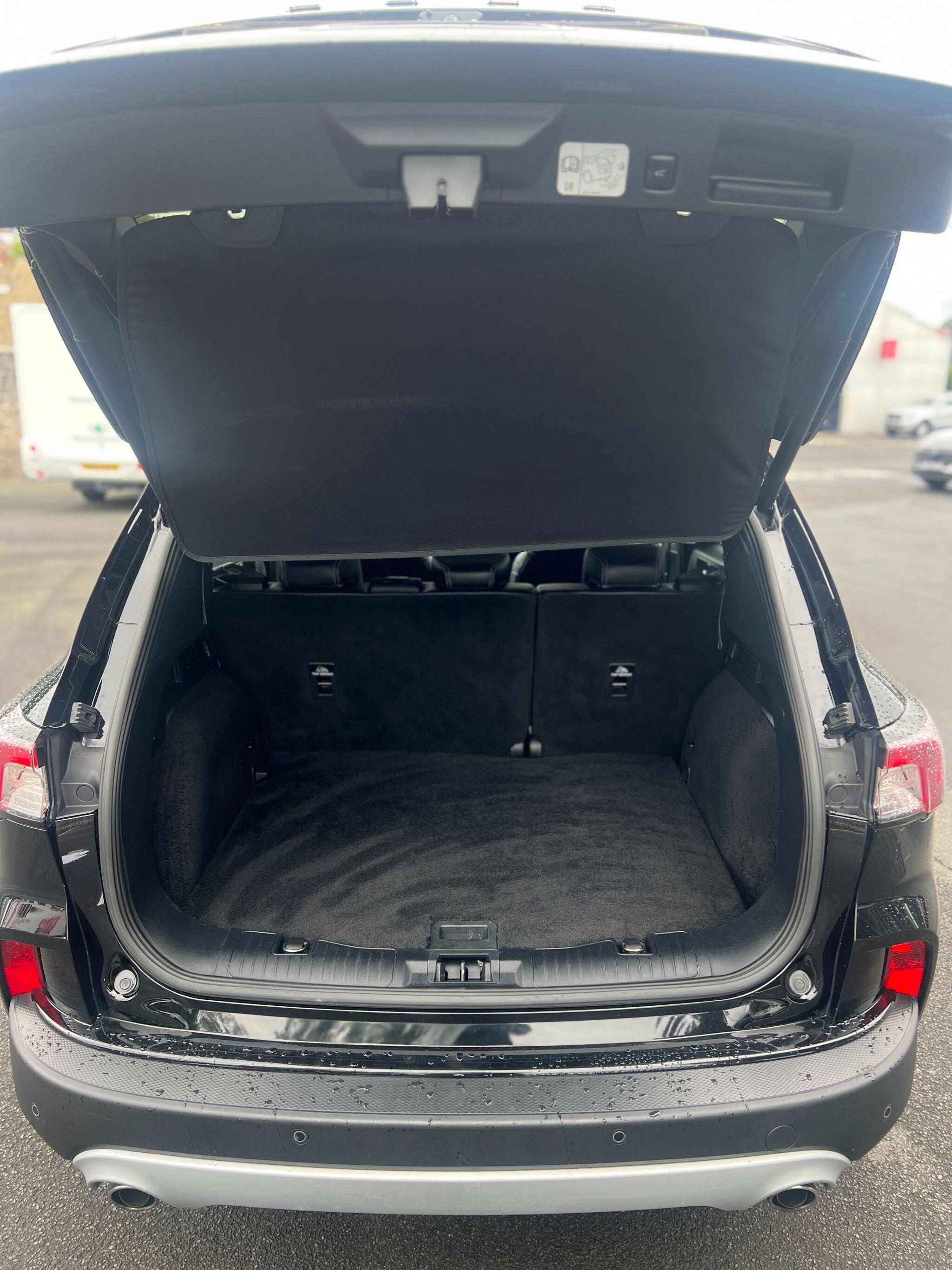 Ford Kuga view 35