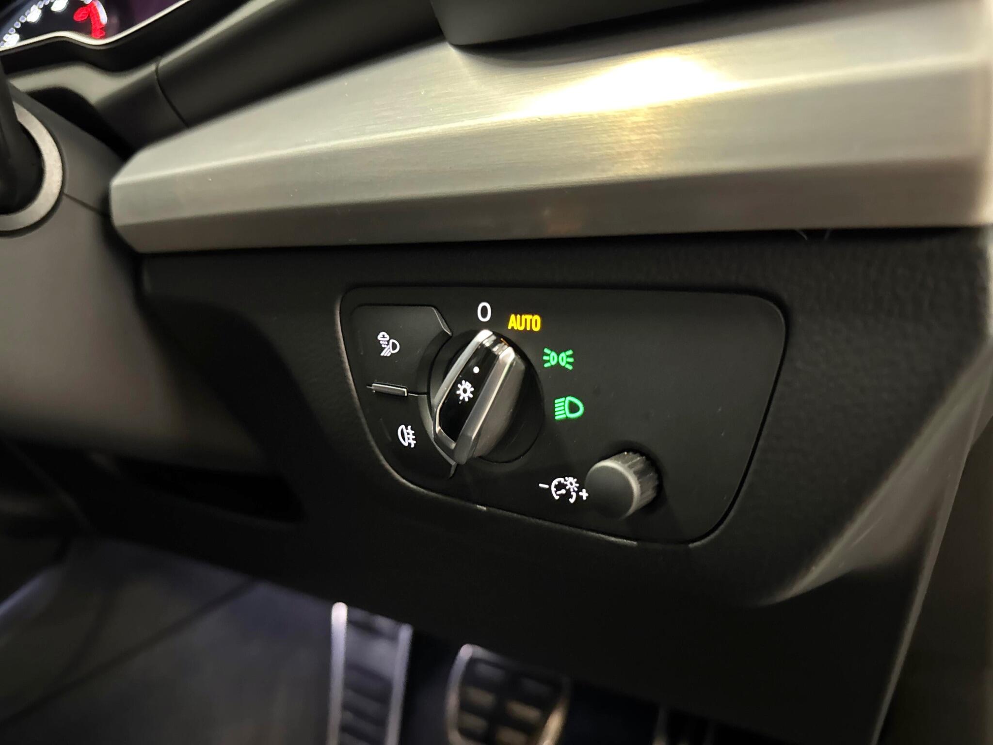 Audi SQ5 view 29