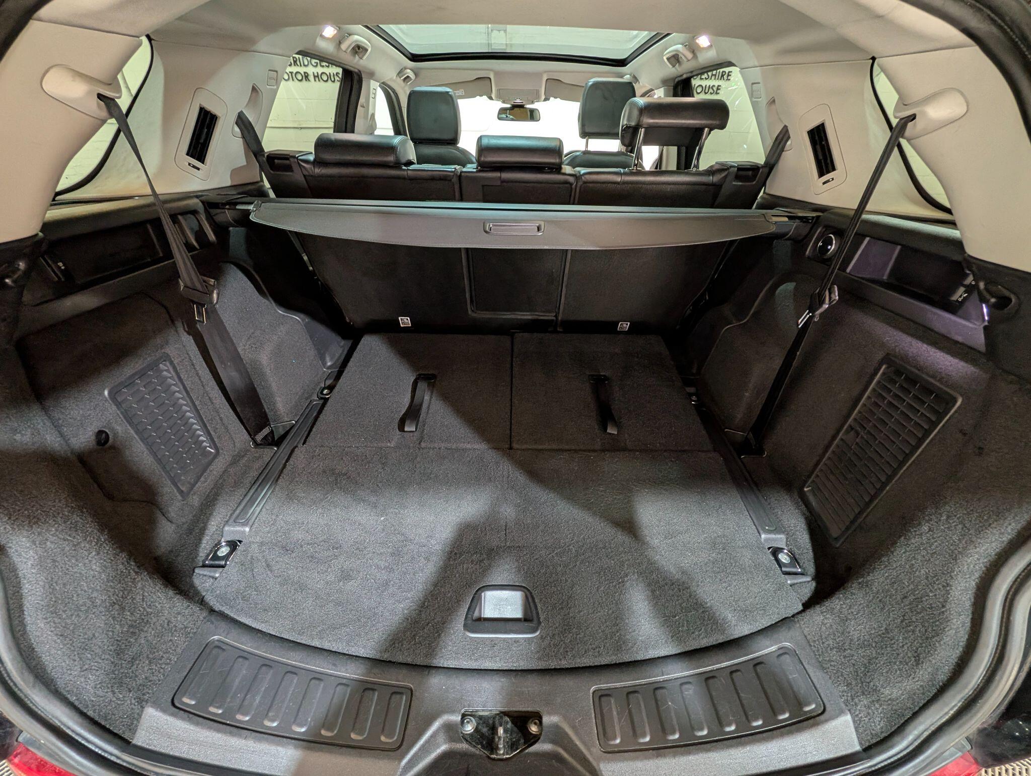 Land Rover Discovery Sport view 61