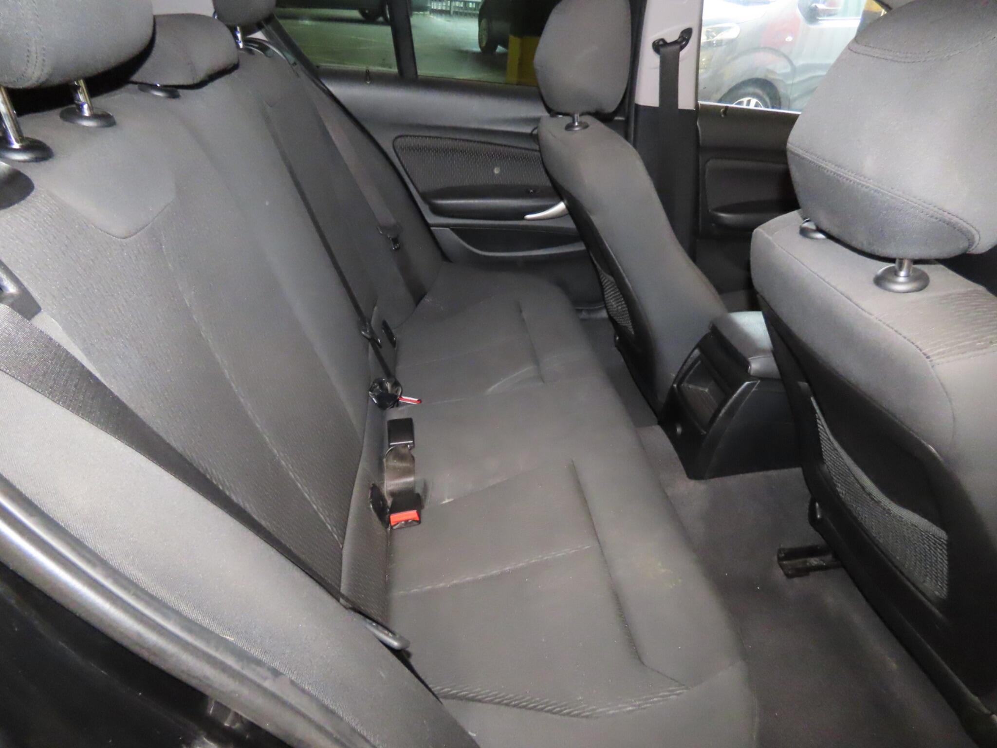 BMW 1 Series view 9
