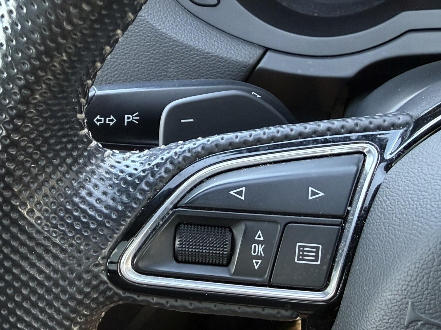 Audi Q3 view 28