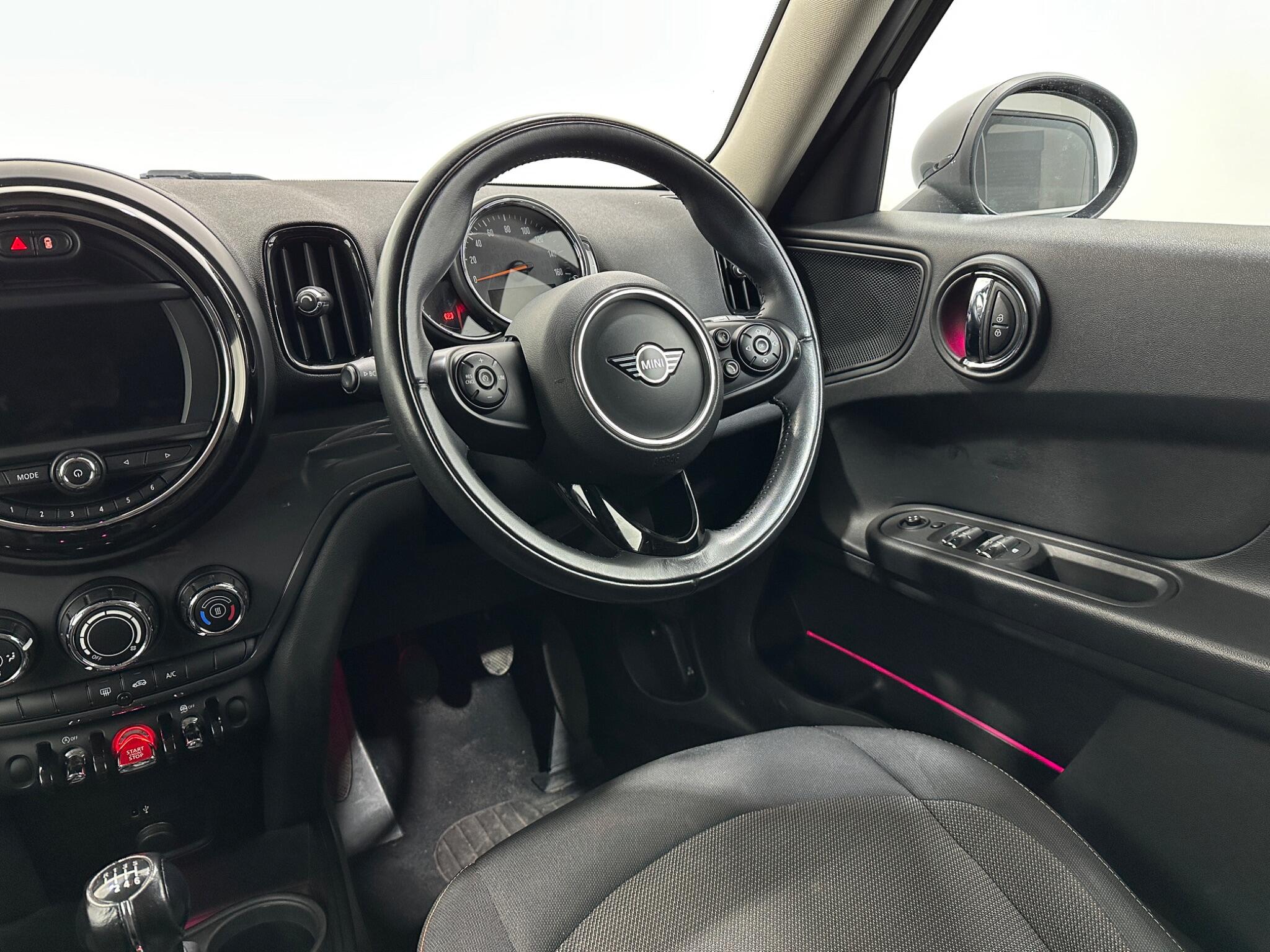 Mini Countryman view 12