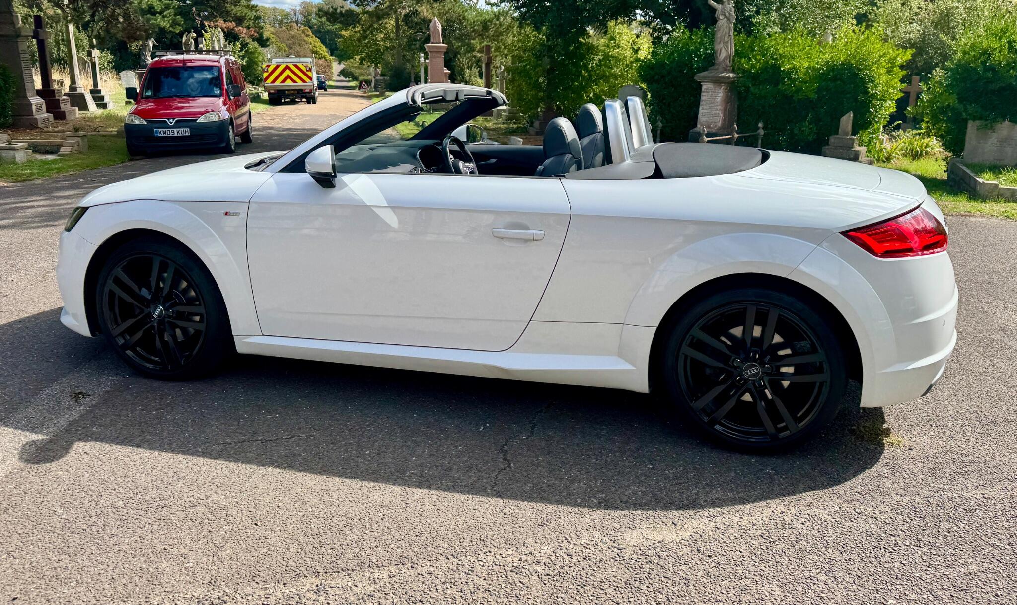 Audi TT view 15