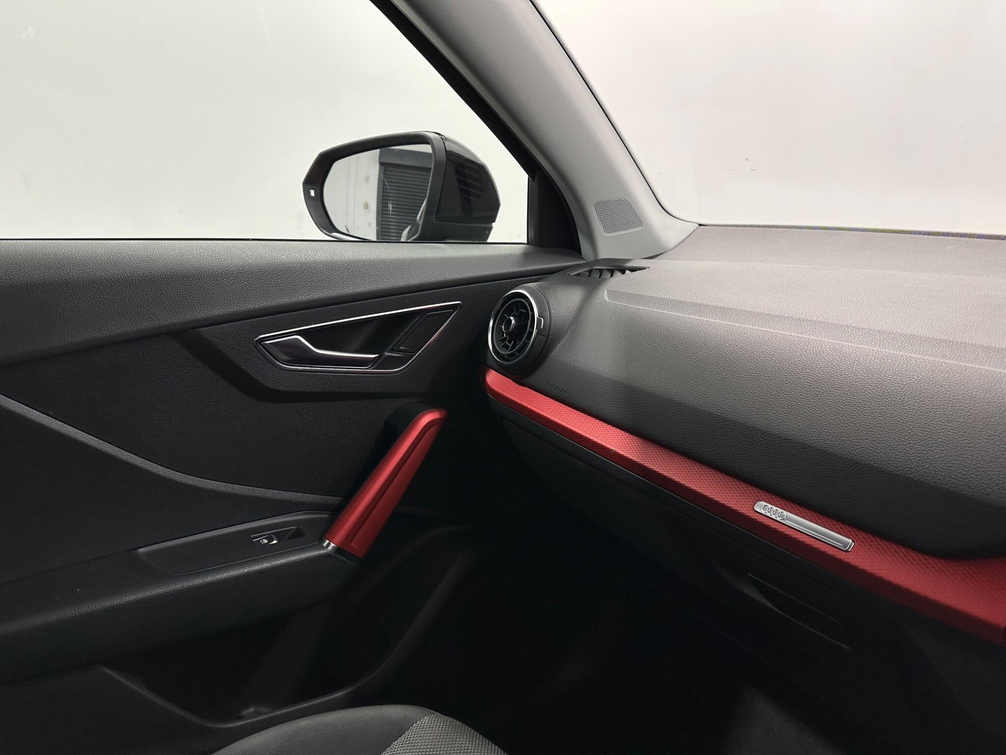 Audi Q2 view 27