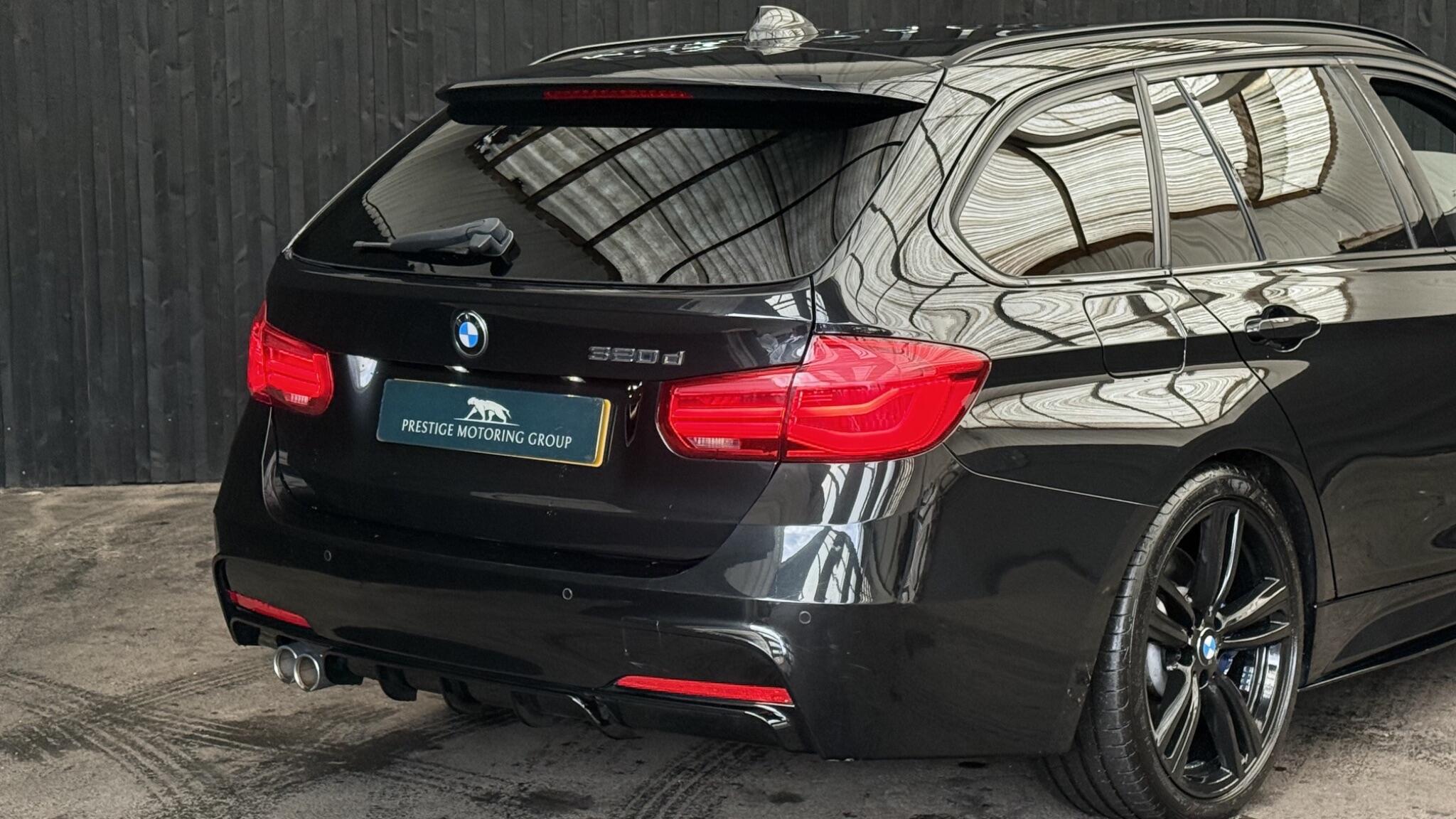 BMW 3 Series view 12
