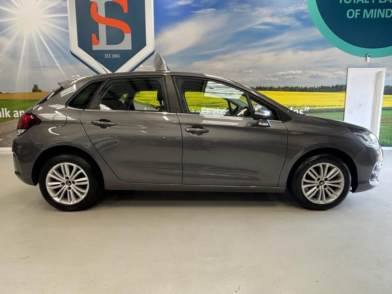 Citroen C4 view 4