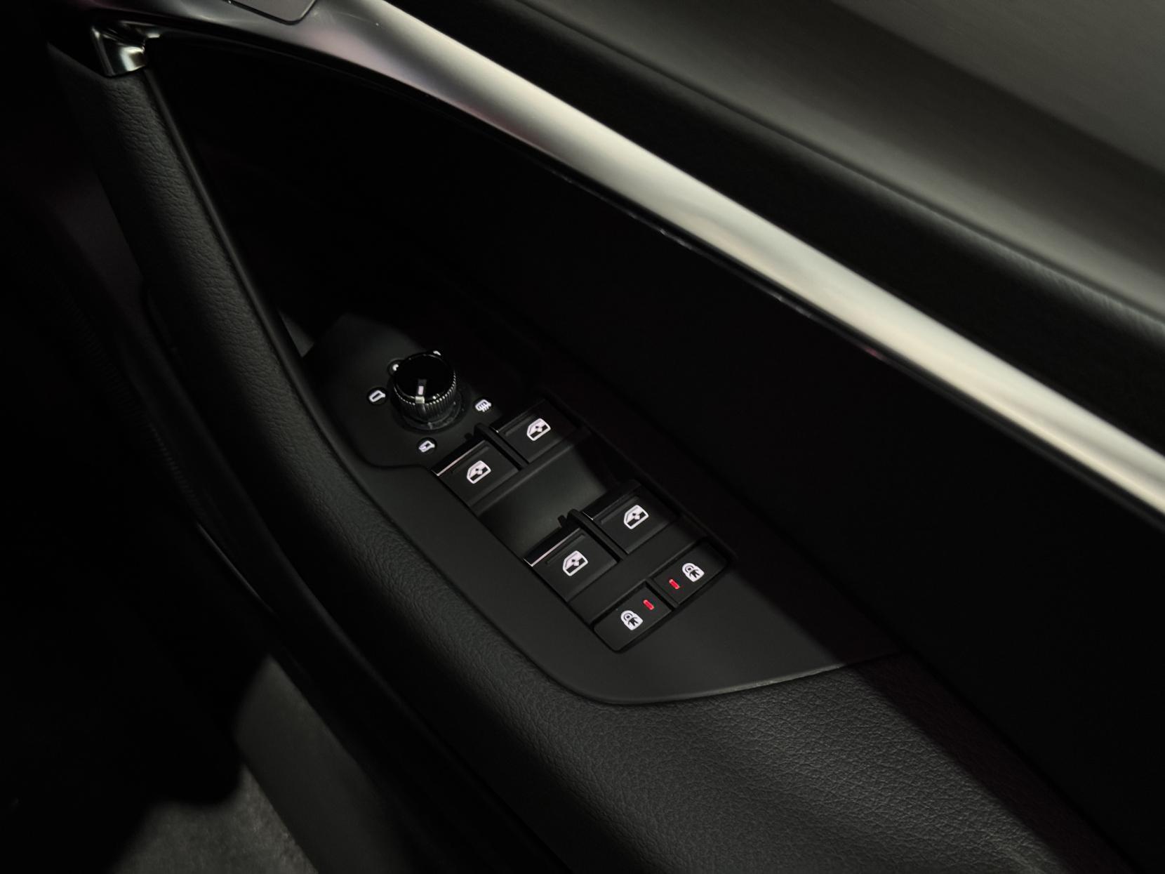 Audi A6 Saloon view 47