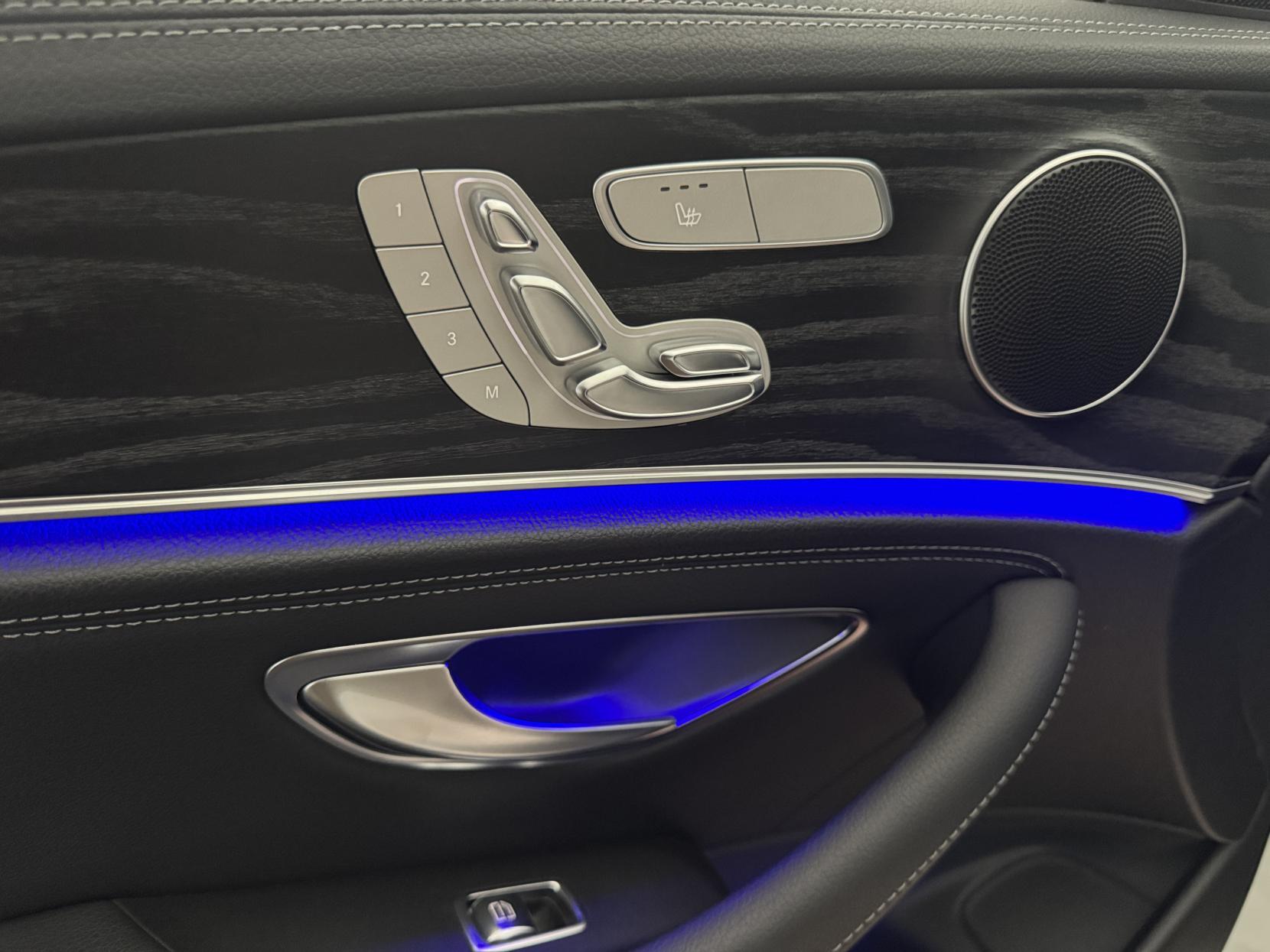 Mercedes-Benz E Class view 67