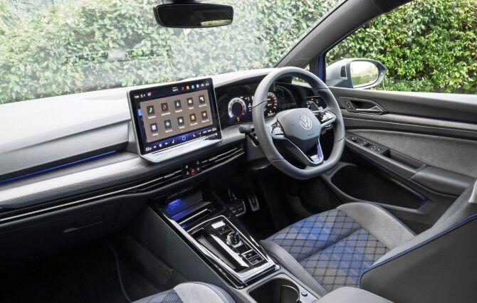Volkswagen Golf view 2