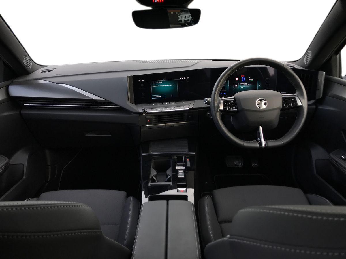 Vauxhall Astra view 4