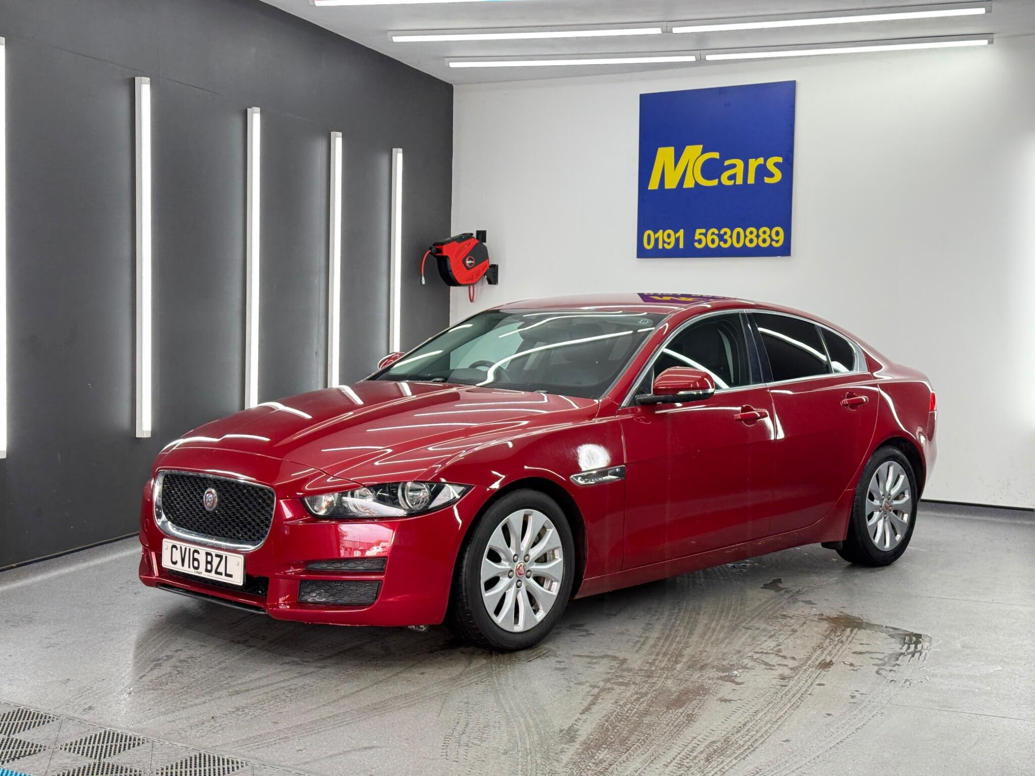Jaguar Xe view 4