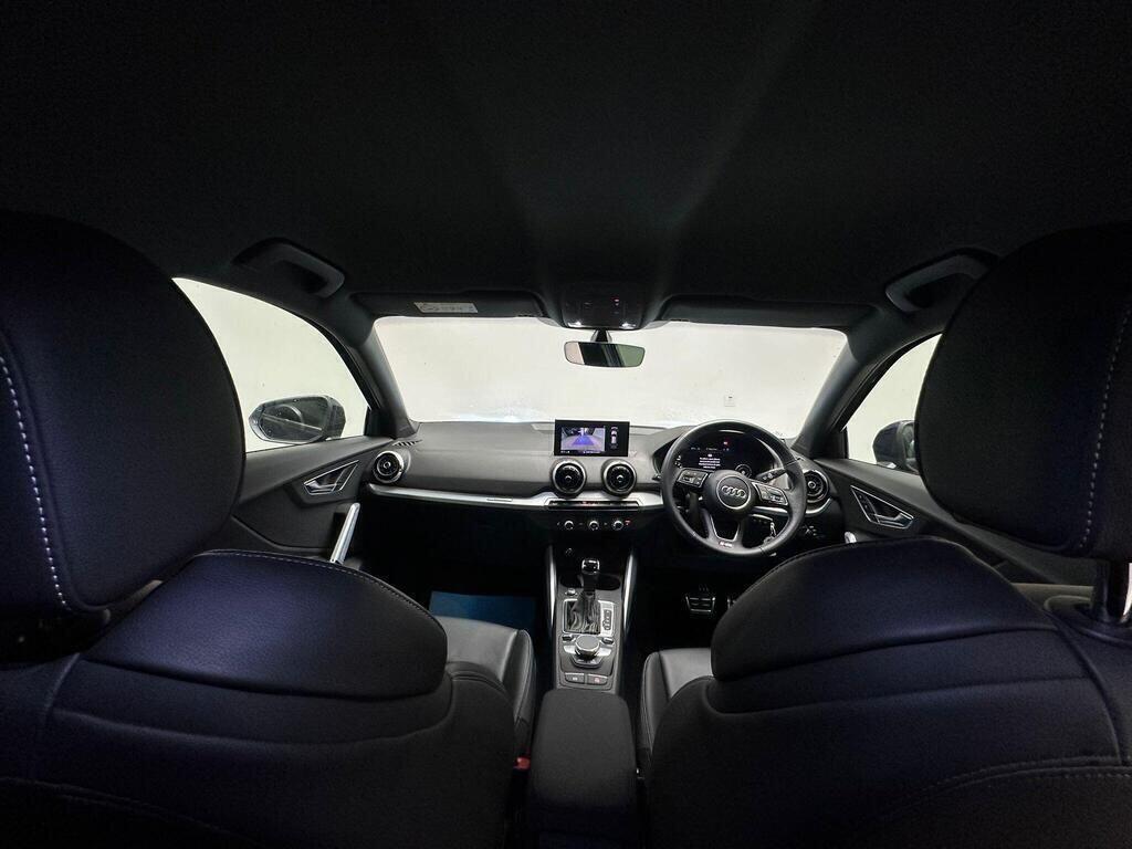 Audi Q2 view 8