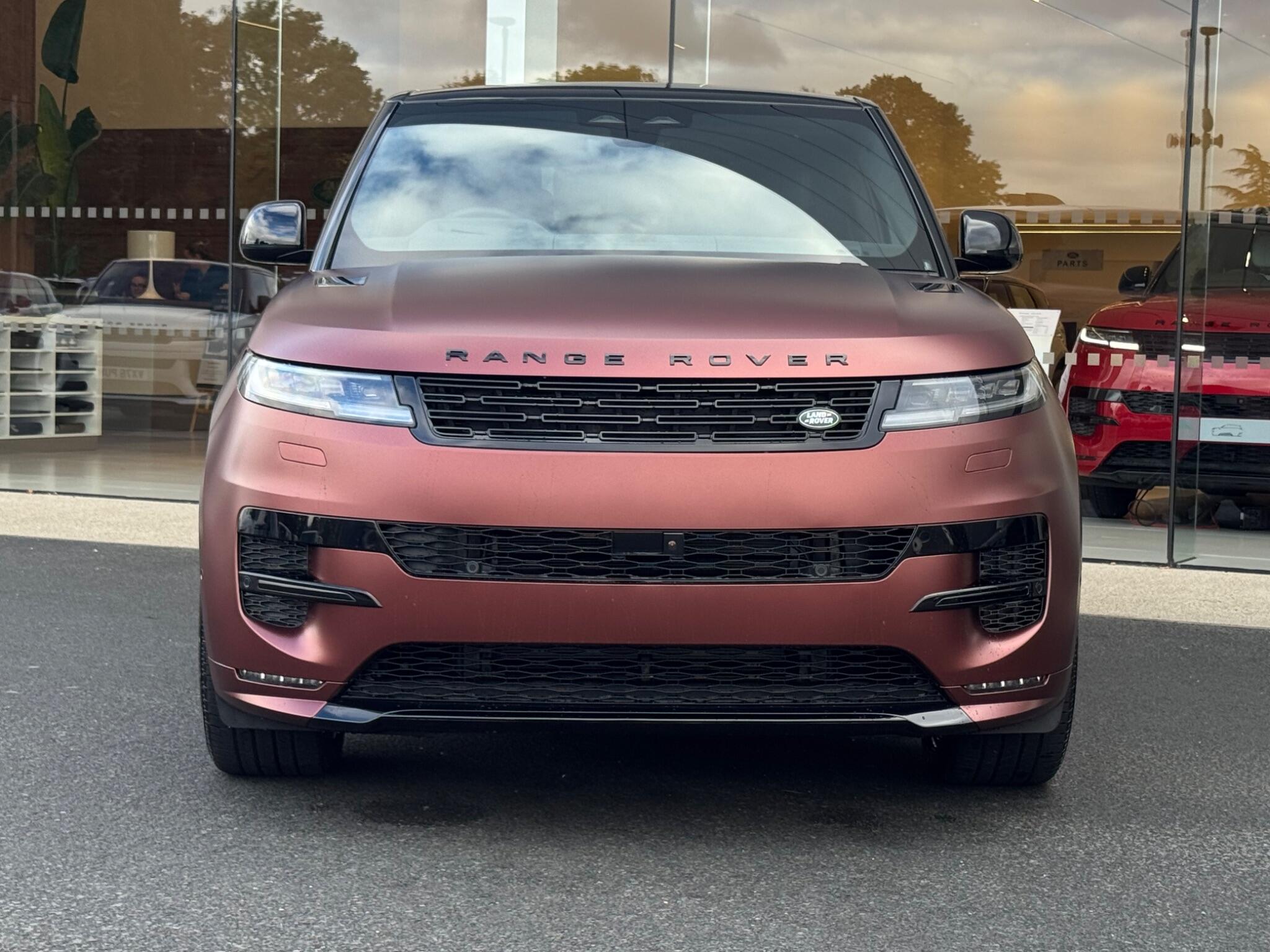 Land Rover Range Rover Sport view 2