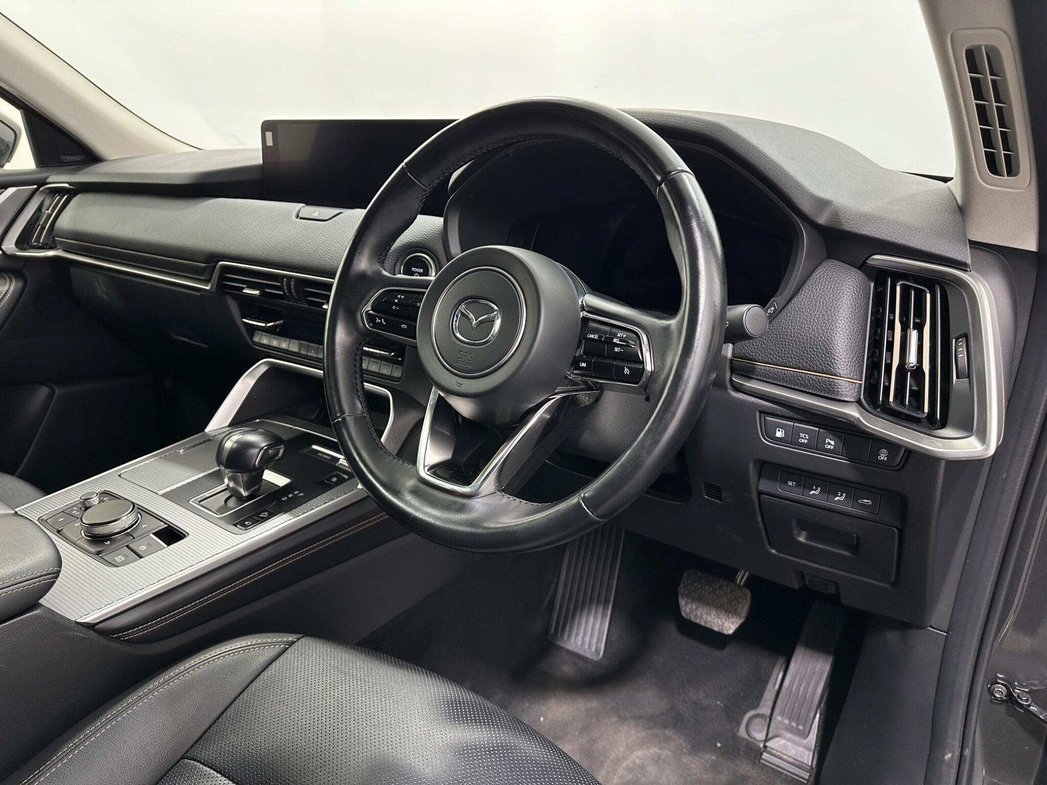 Mazda CX-60 view 11