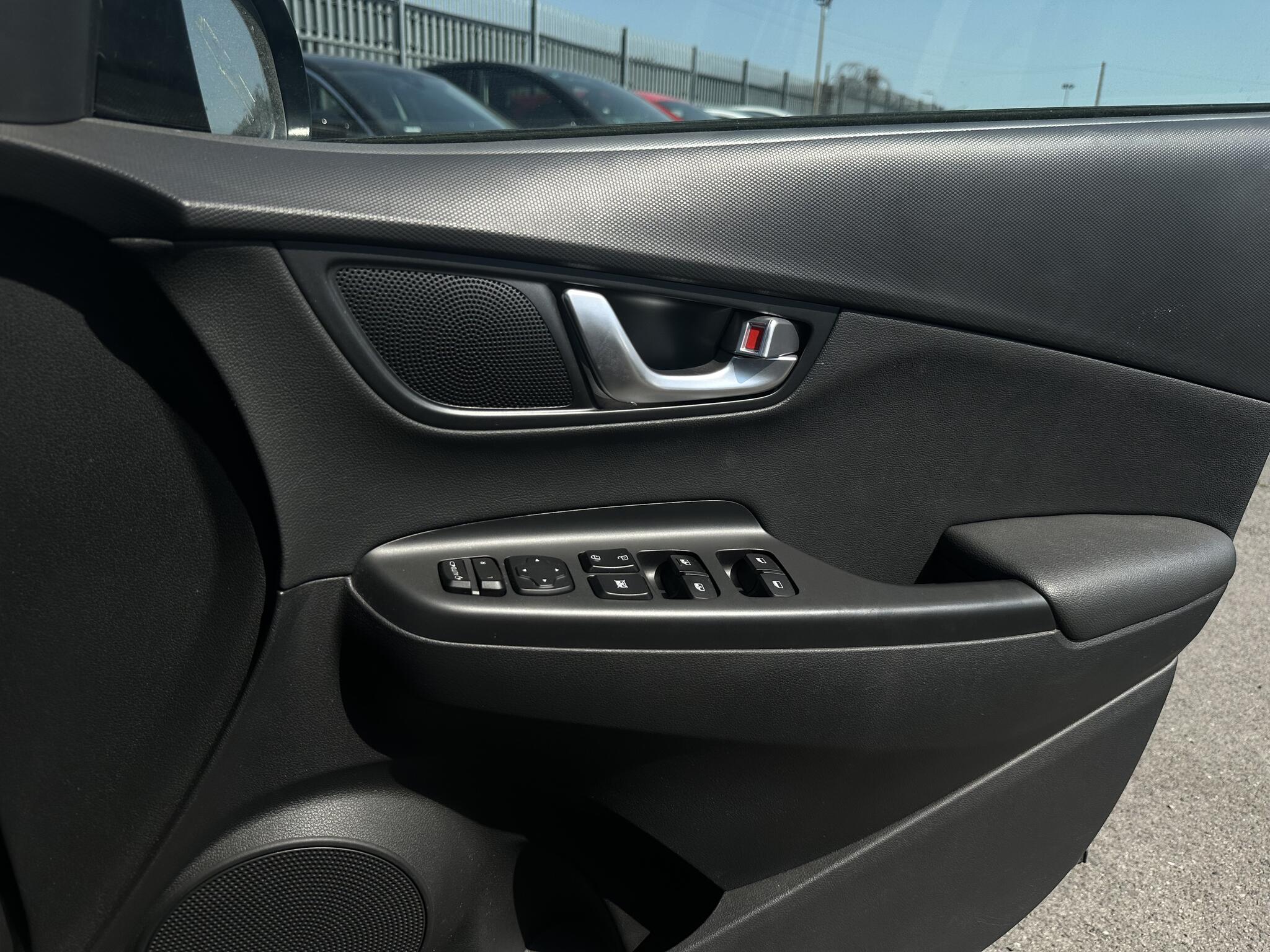 Hyundai Kona view 22