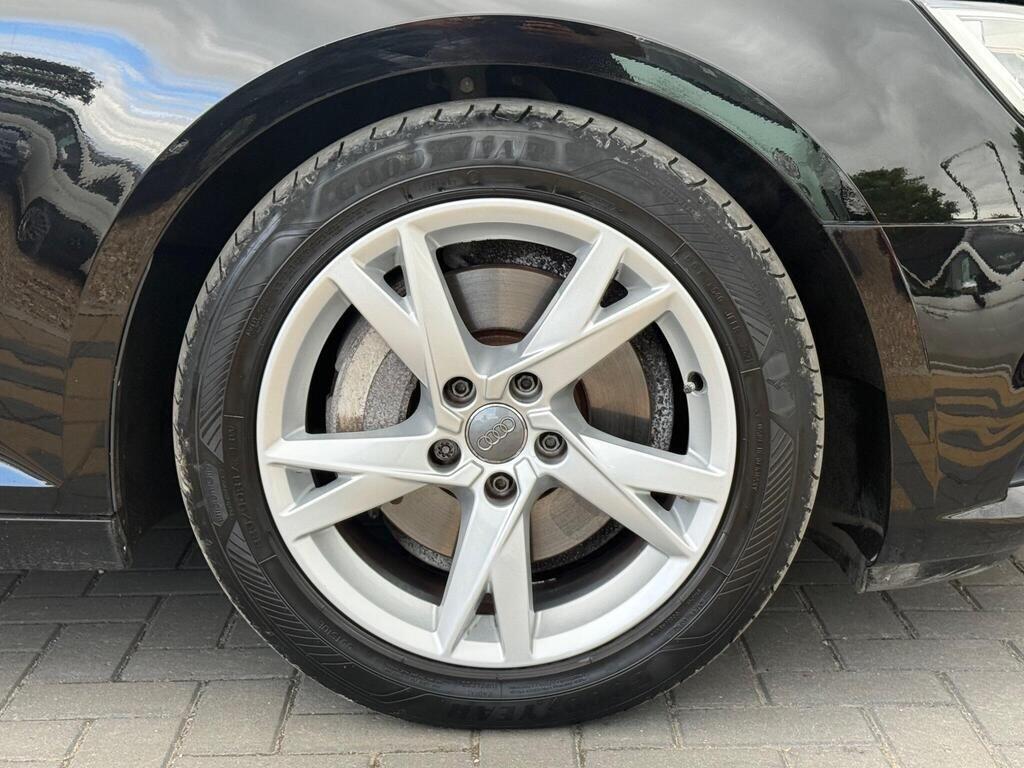 Audi A4 view 9
