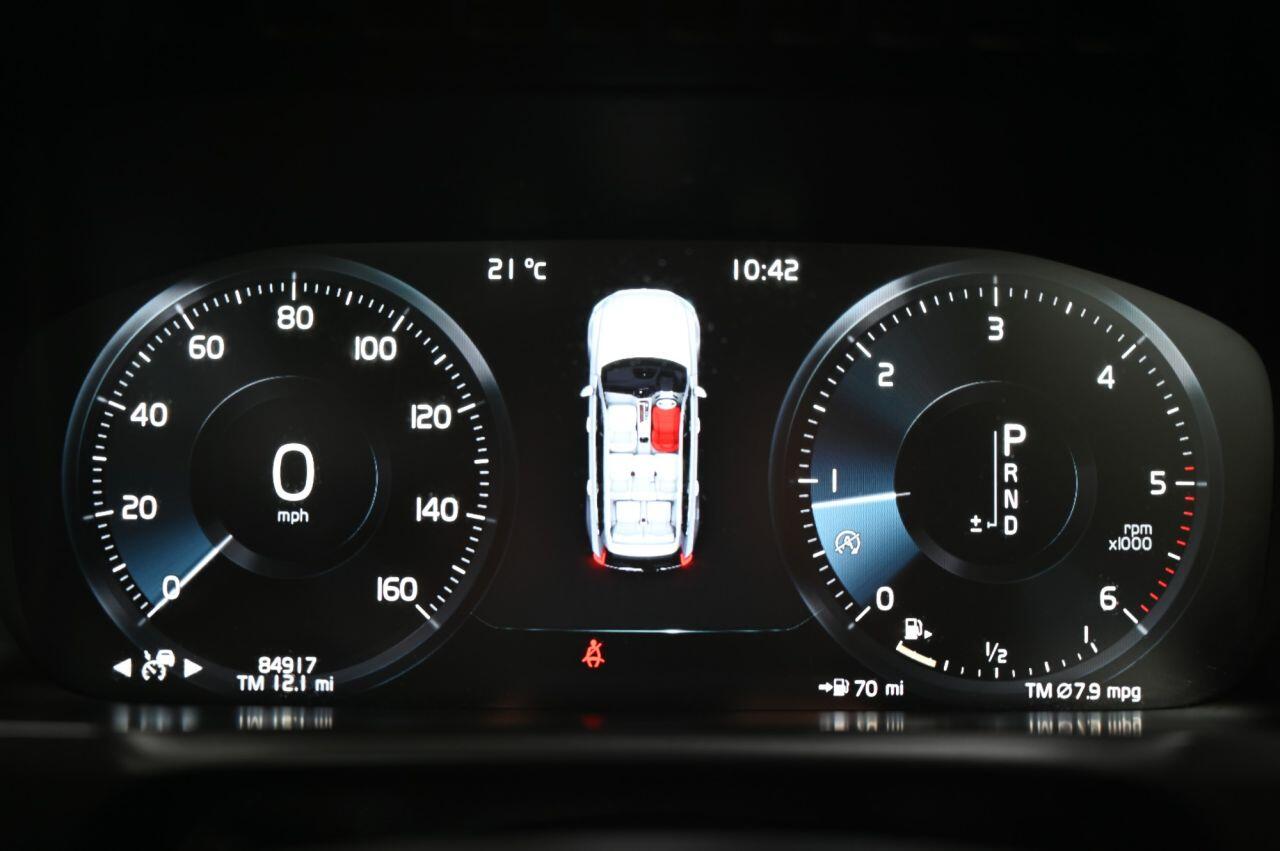 Volvo XC90 view 22