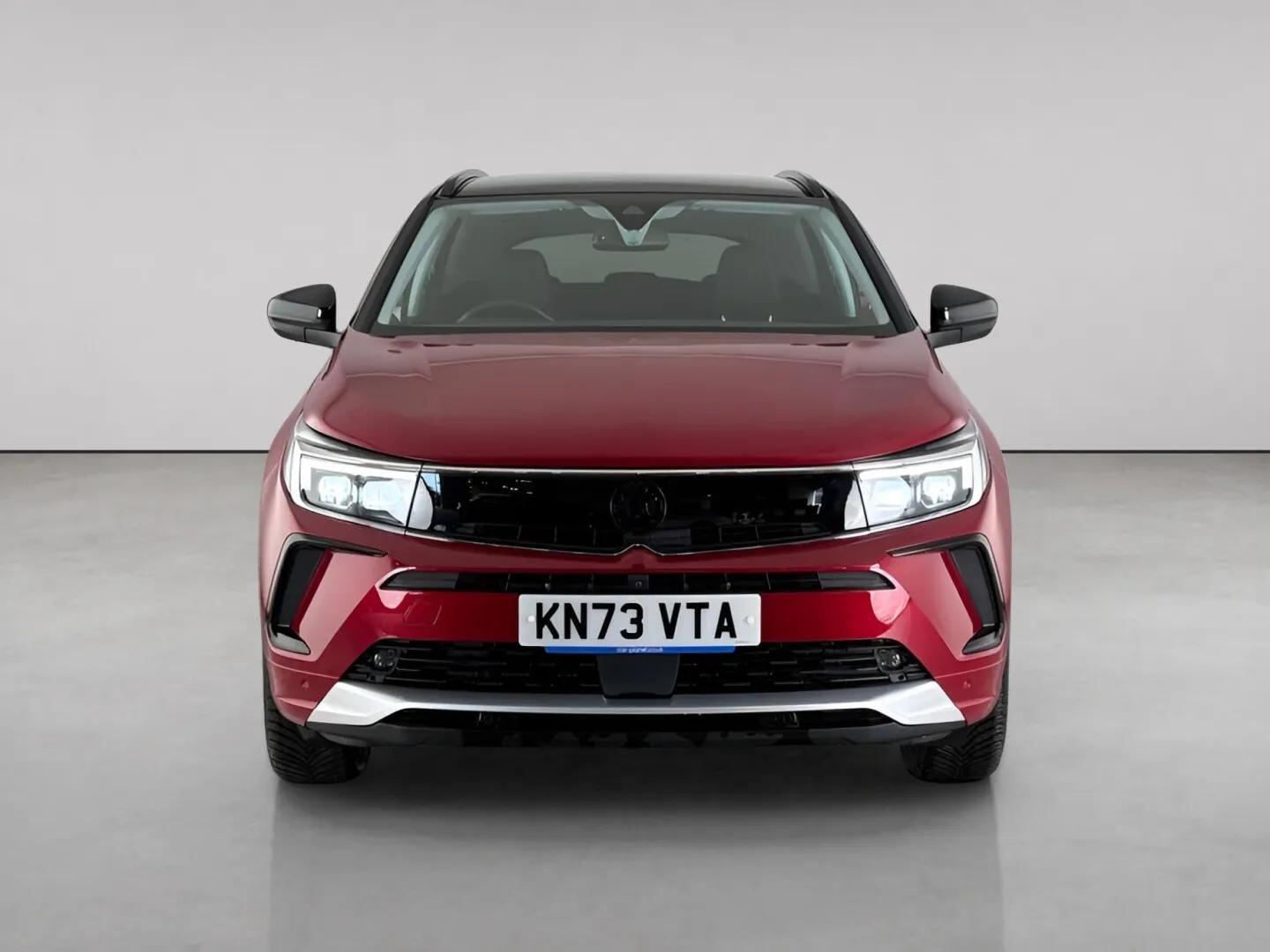 Vauxhall Grandland view 3