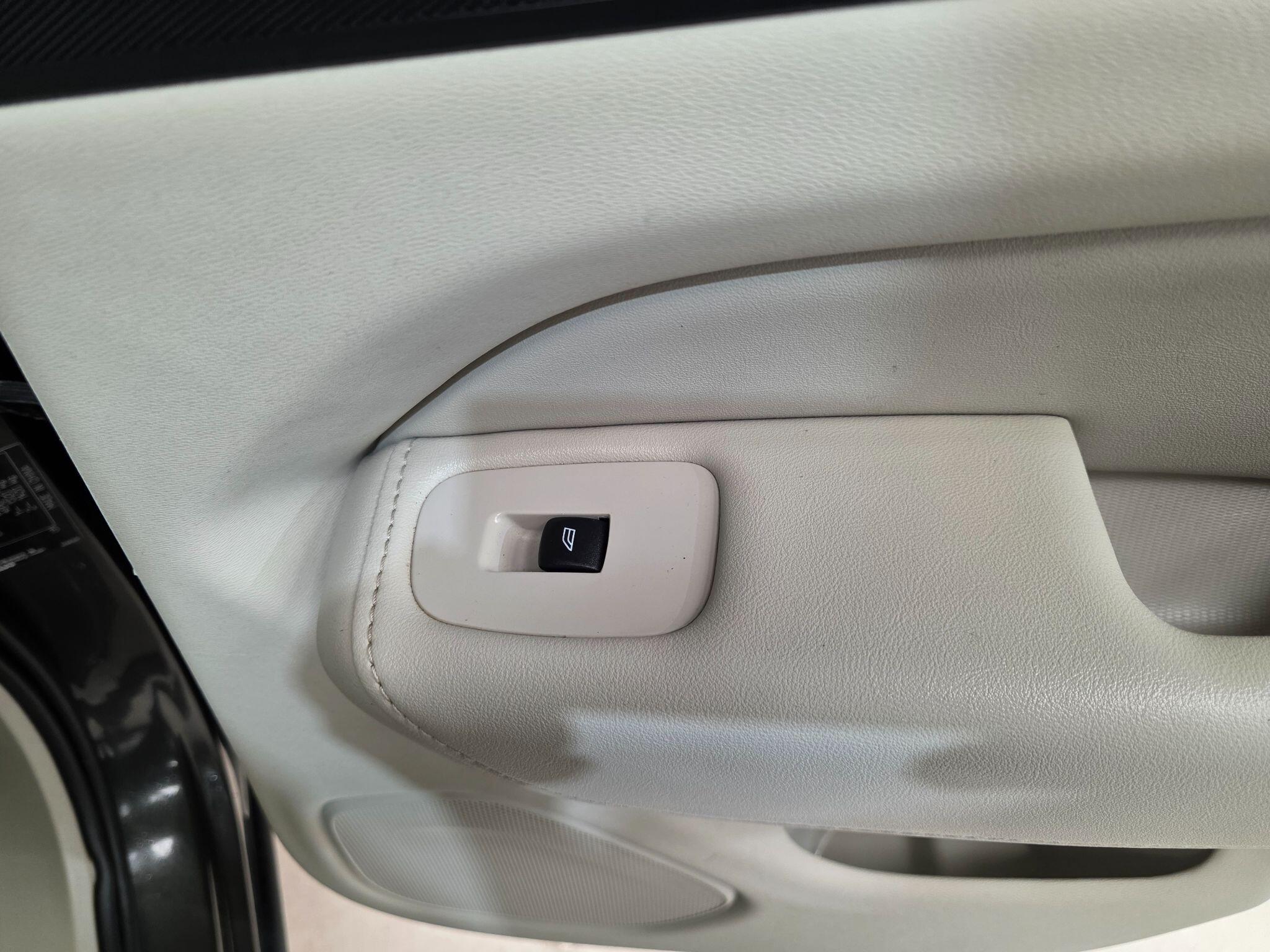 Volvo XC60 view 26