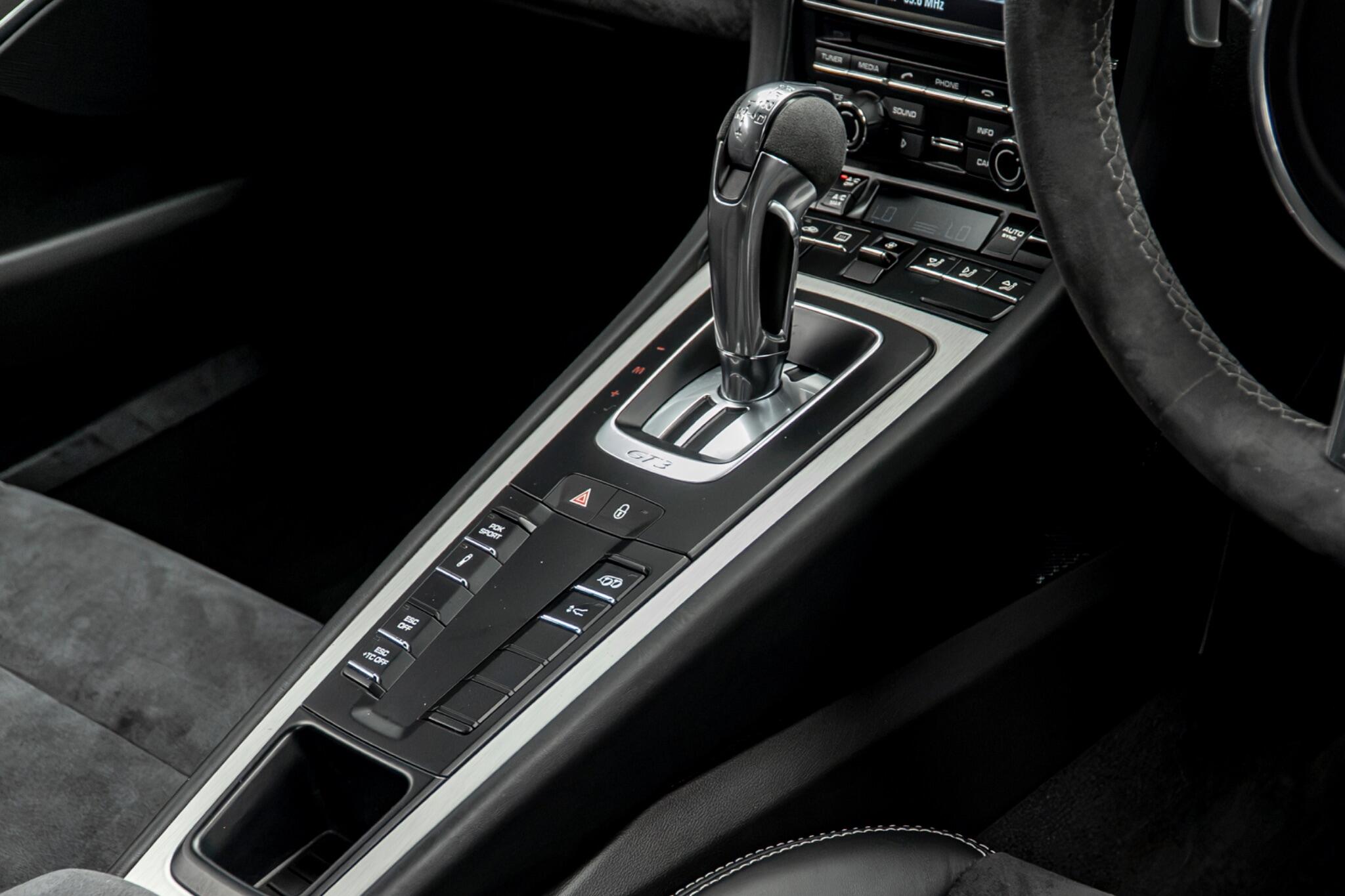 Porsche 911 view 33