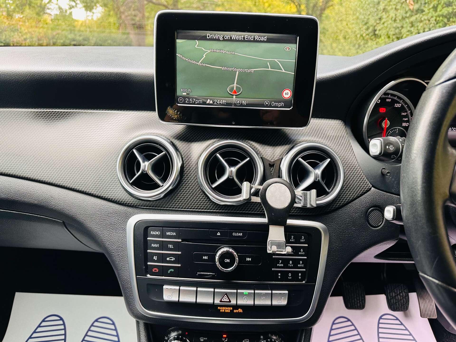 Mercedes-Benz Gla view 10