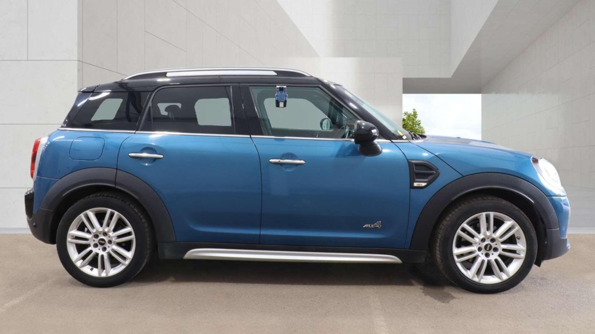 MINI Countryman view 6