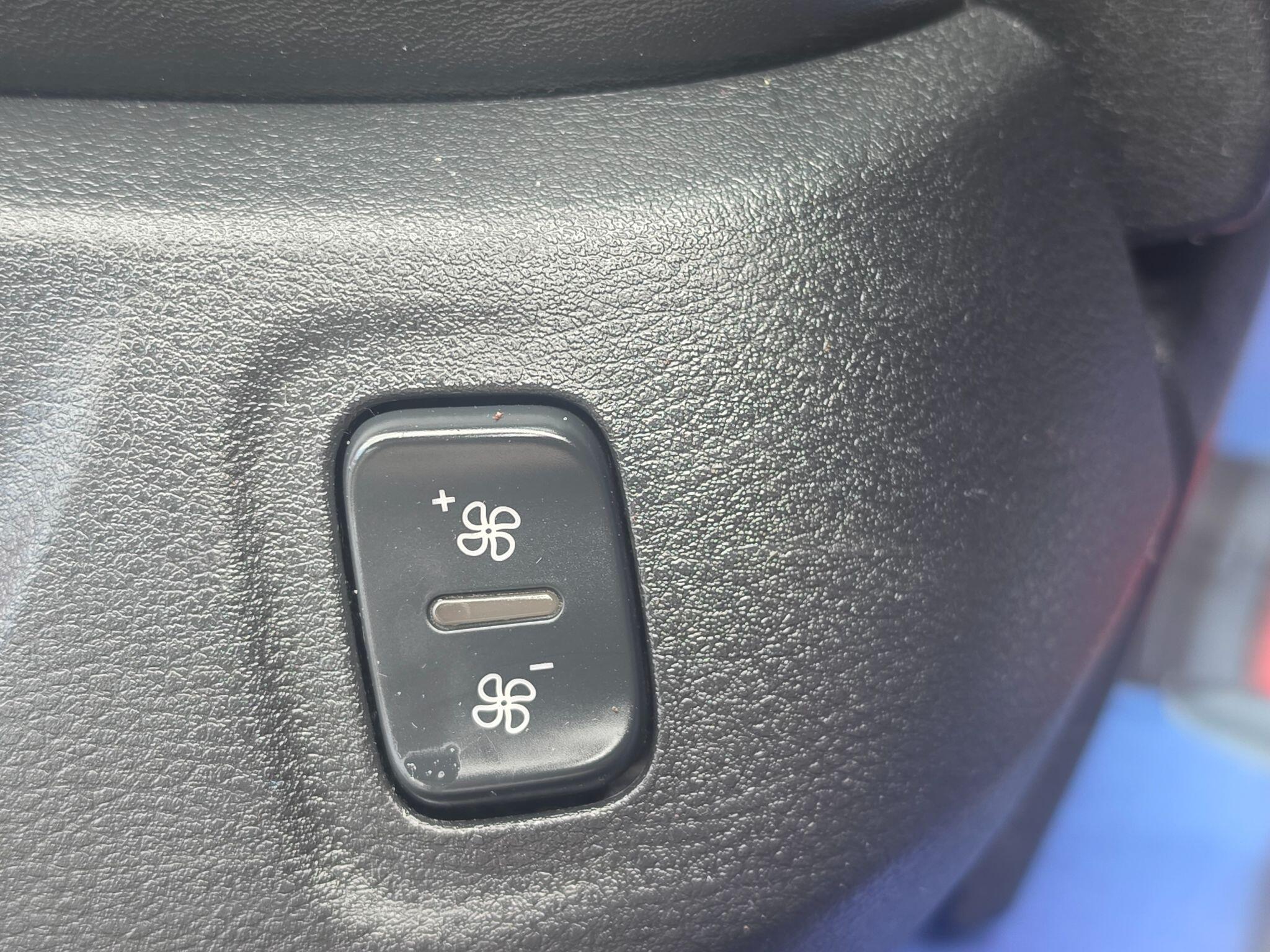 Audi A5 Cabriolet view 16