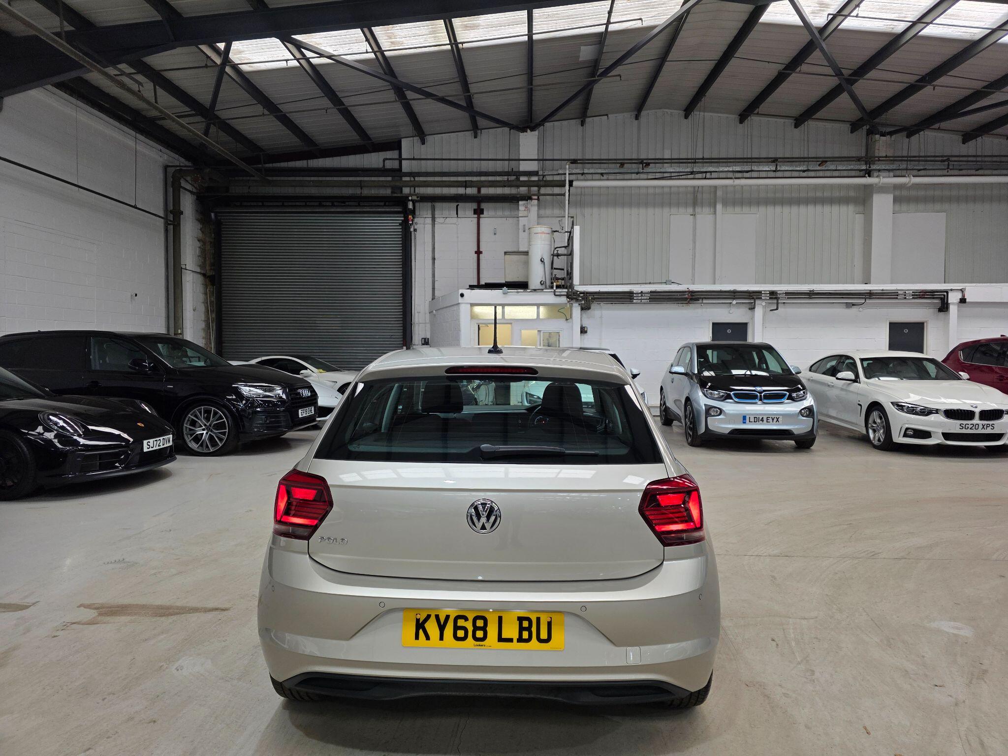 Volkswagen Polo view 4