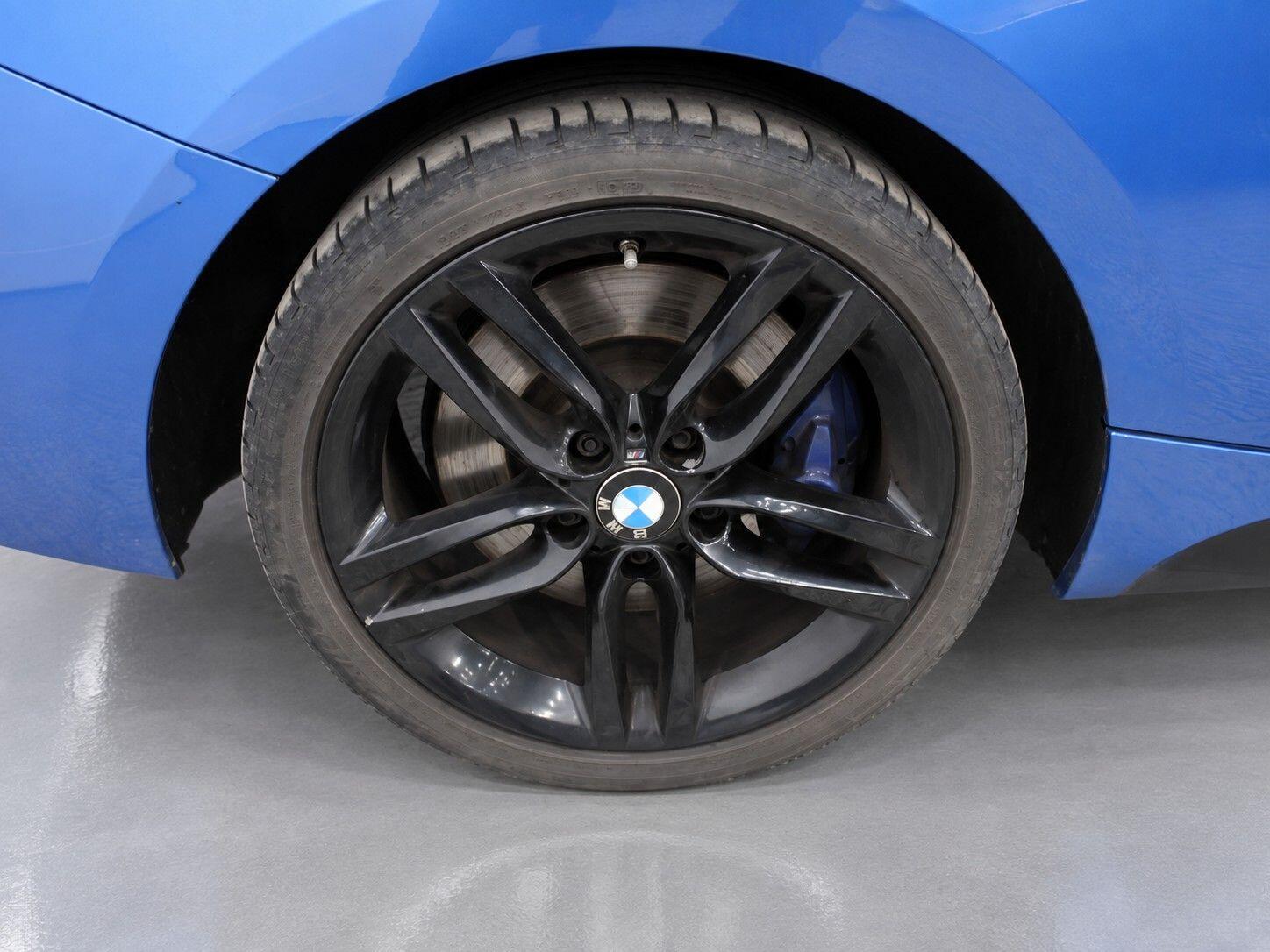 BMW 2 Series view 60
