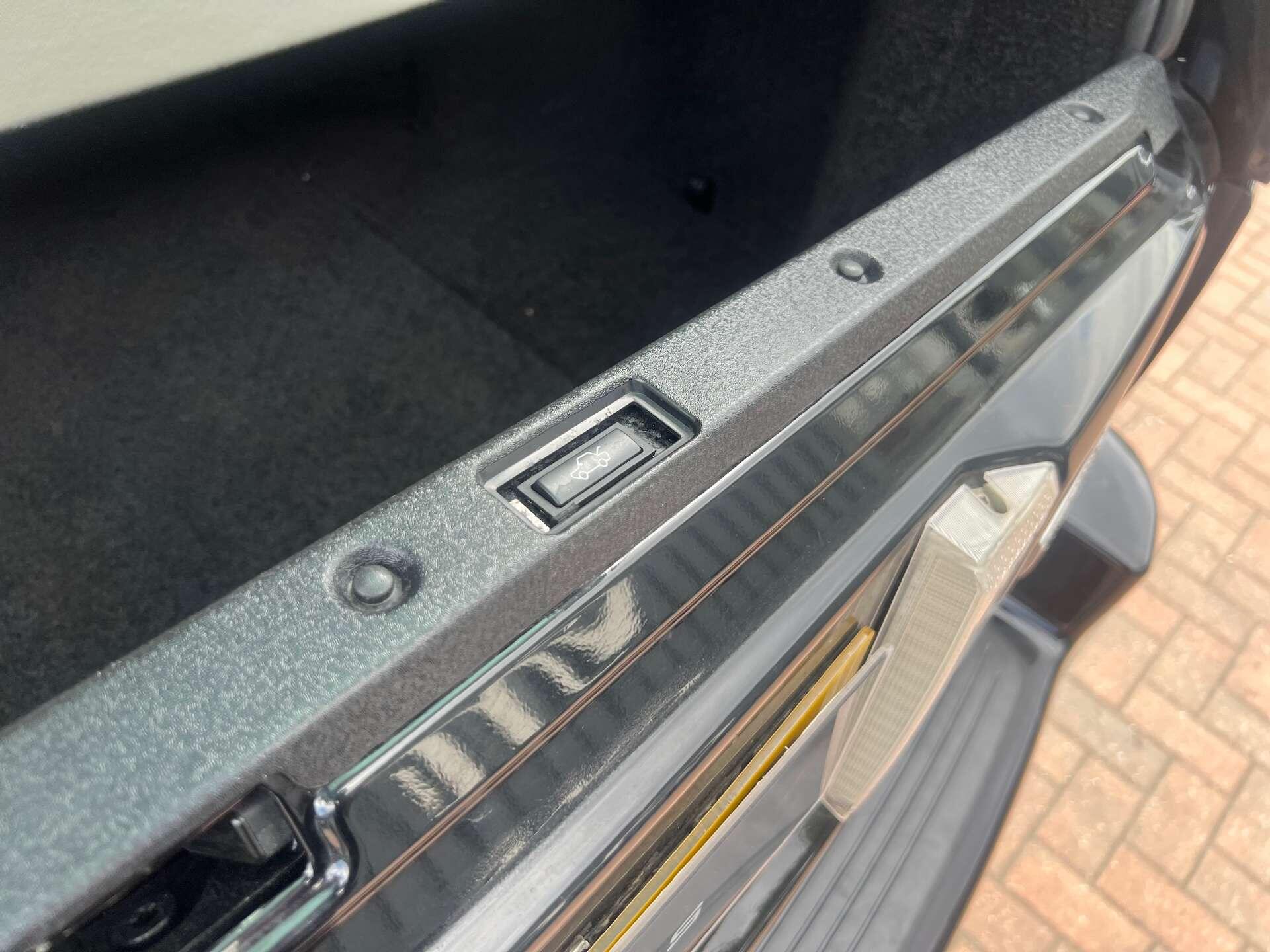 Land Rover Range Rover view 31