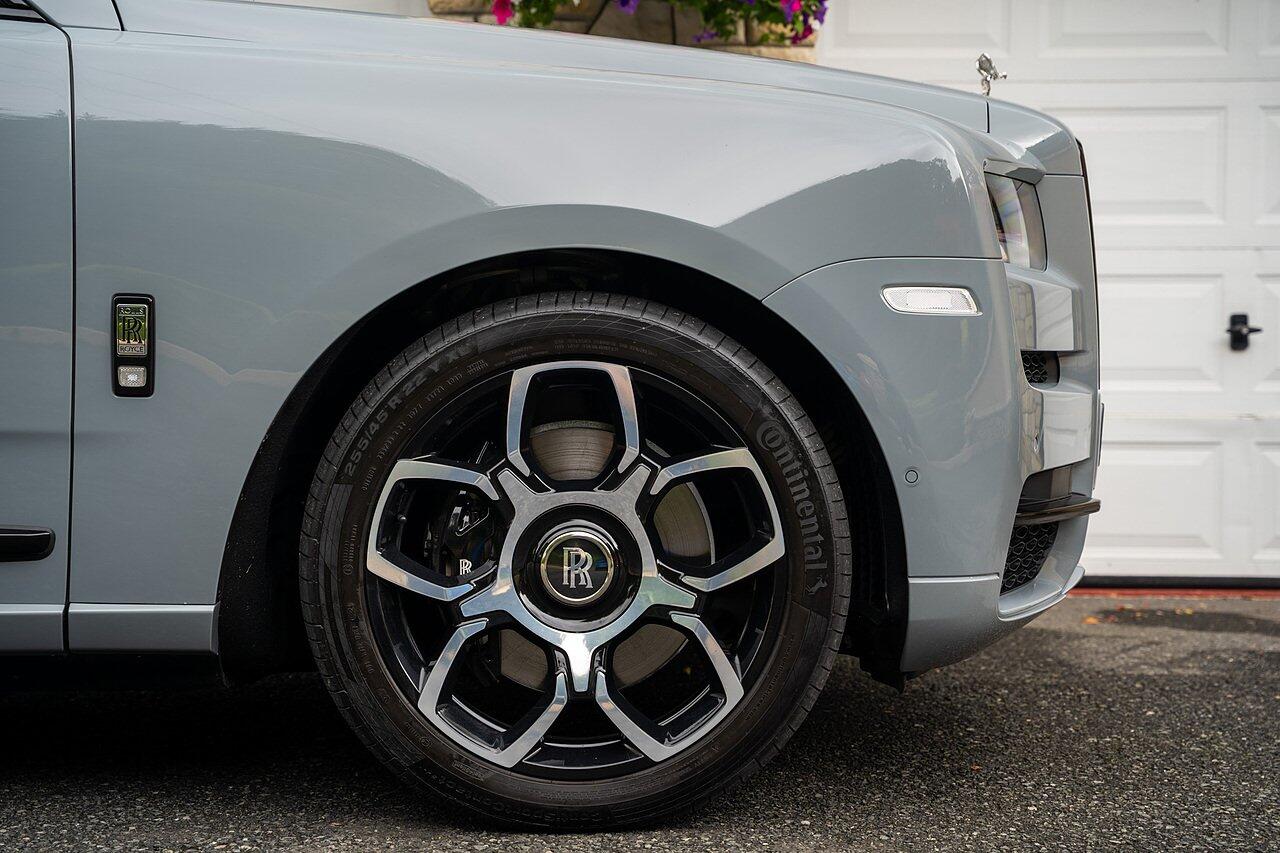 Rolls-Royce Cullinan view 4