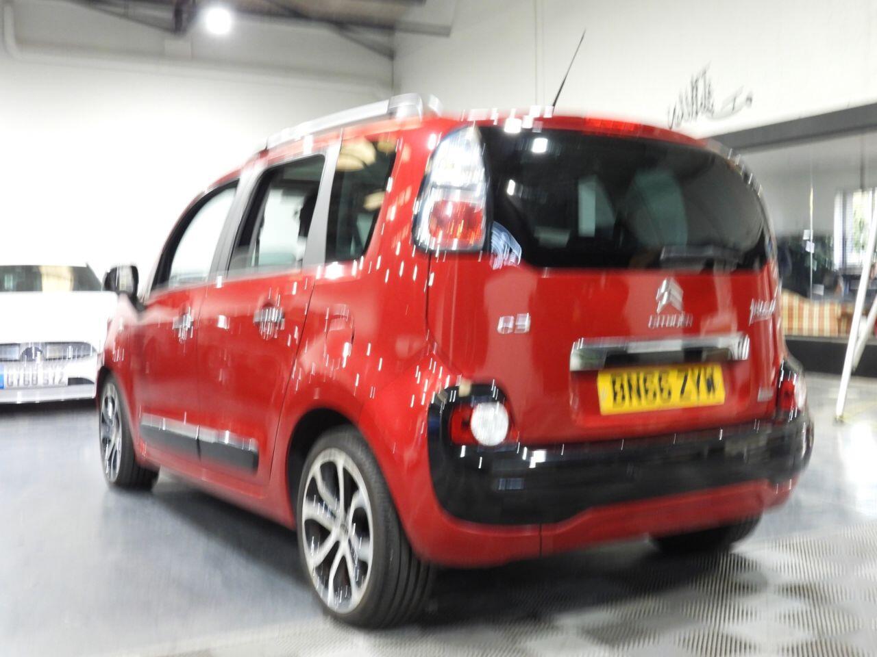 Citroen C3 Picasso view 2