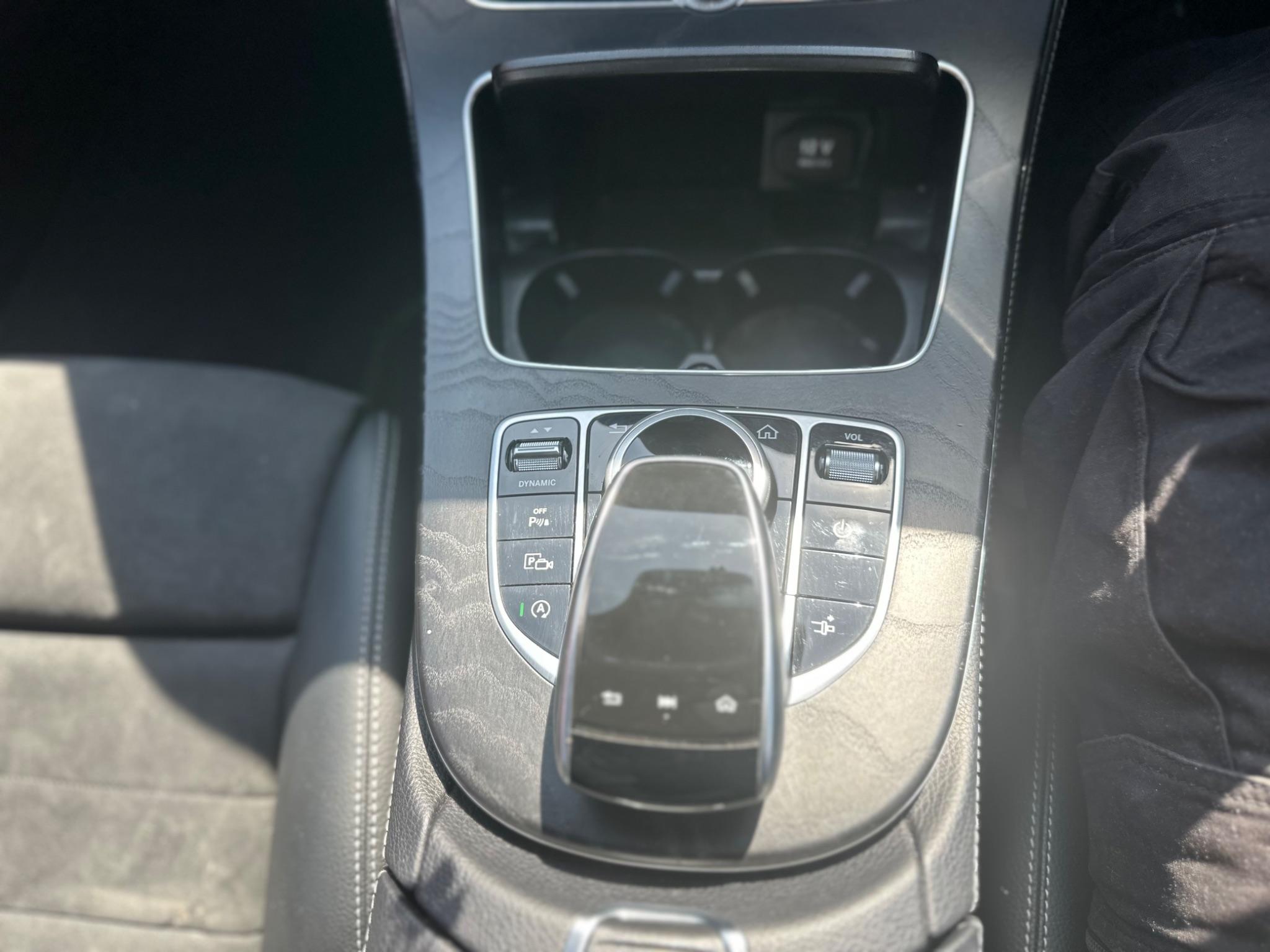 Mercedes-Benz E Class view 23