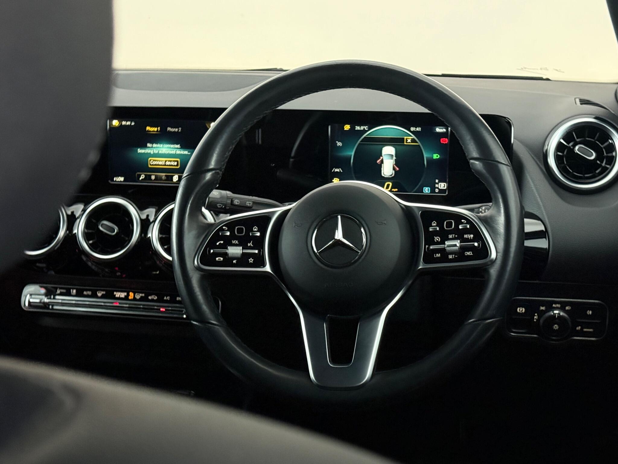 Mercedes-Benz Gla view 14