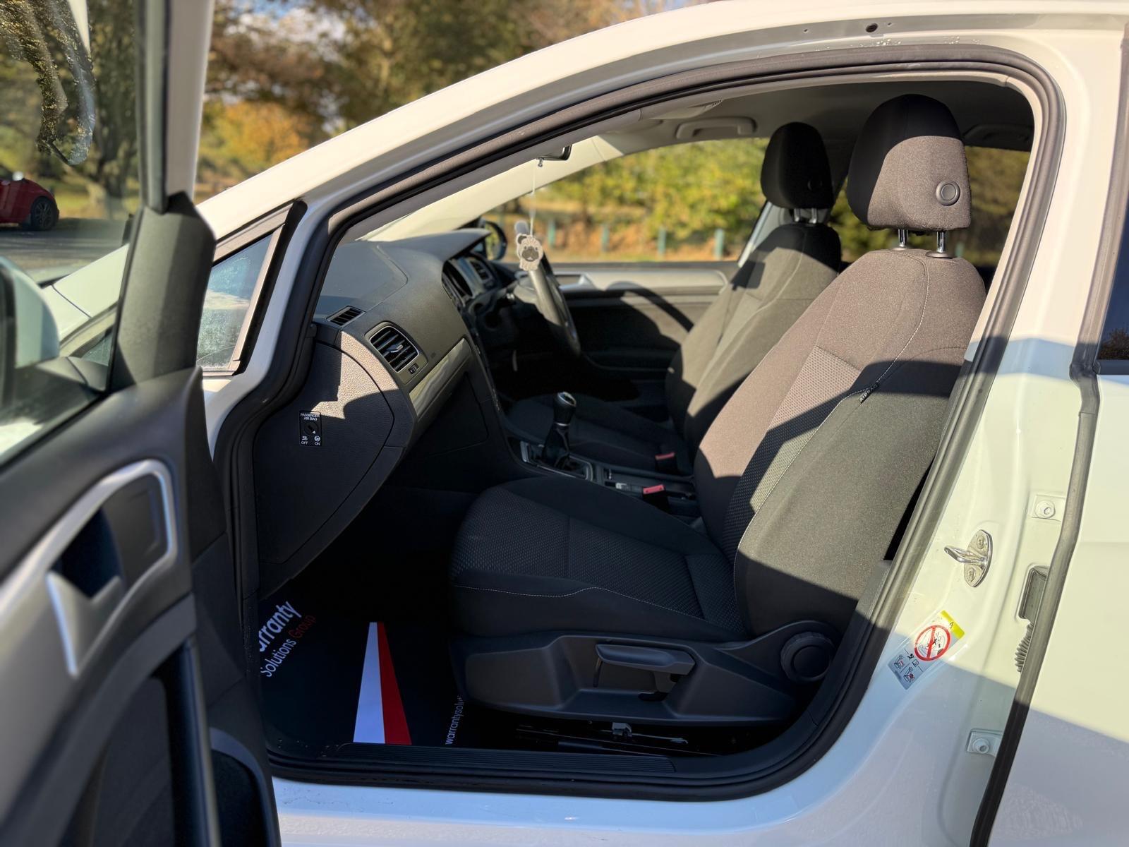 Volkswagen Golf view 35