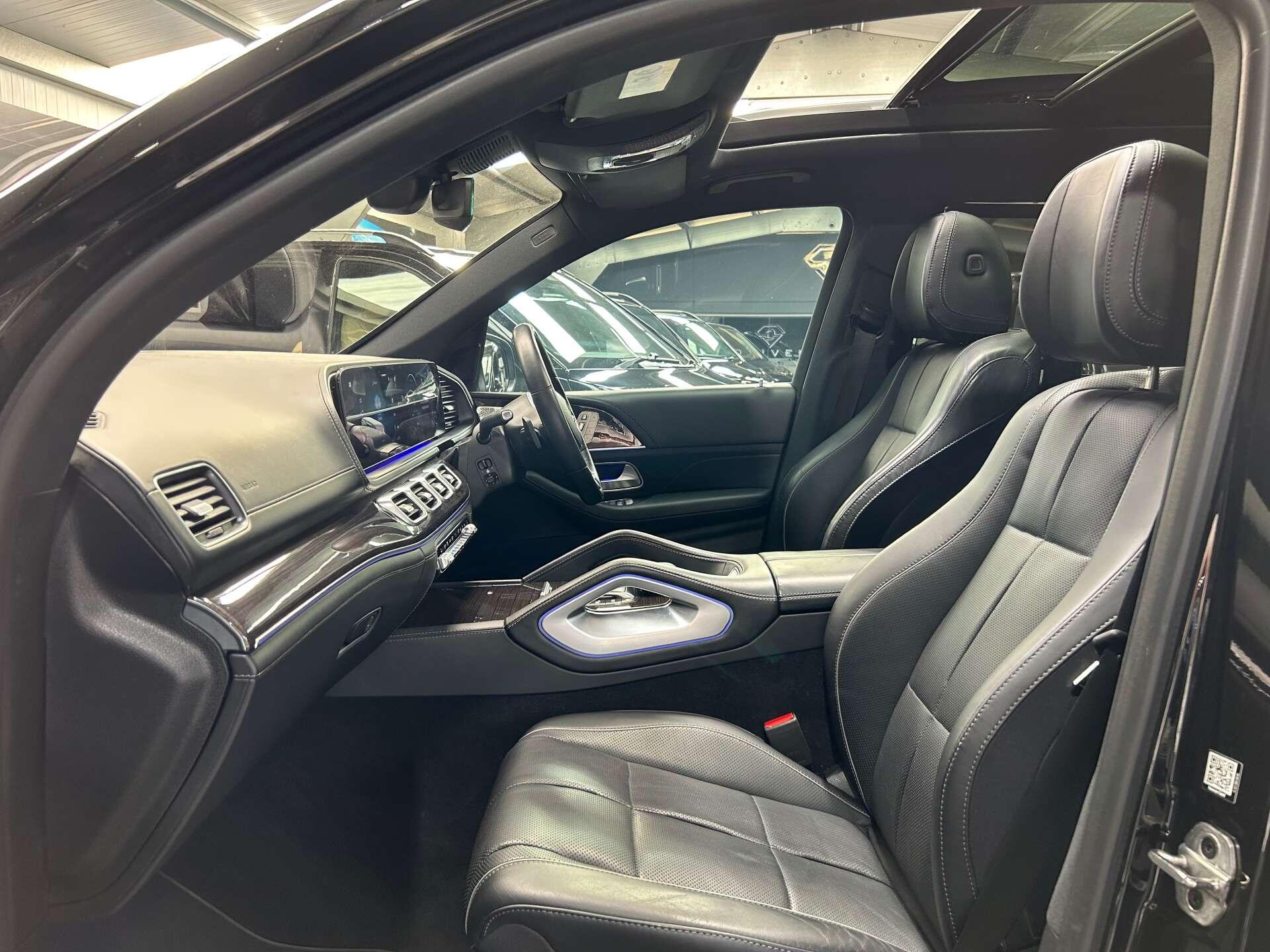 Mercedes-Benz GLS view 47