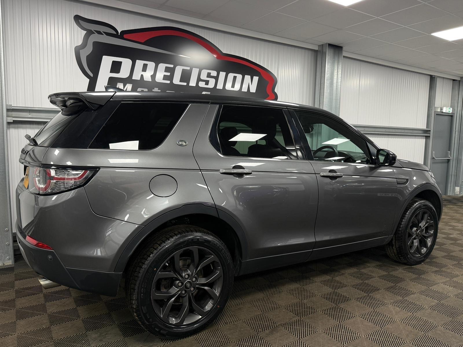 Land Rover Discovery Sport view 13