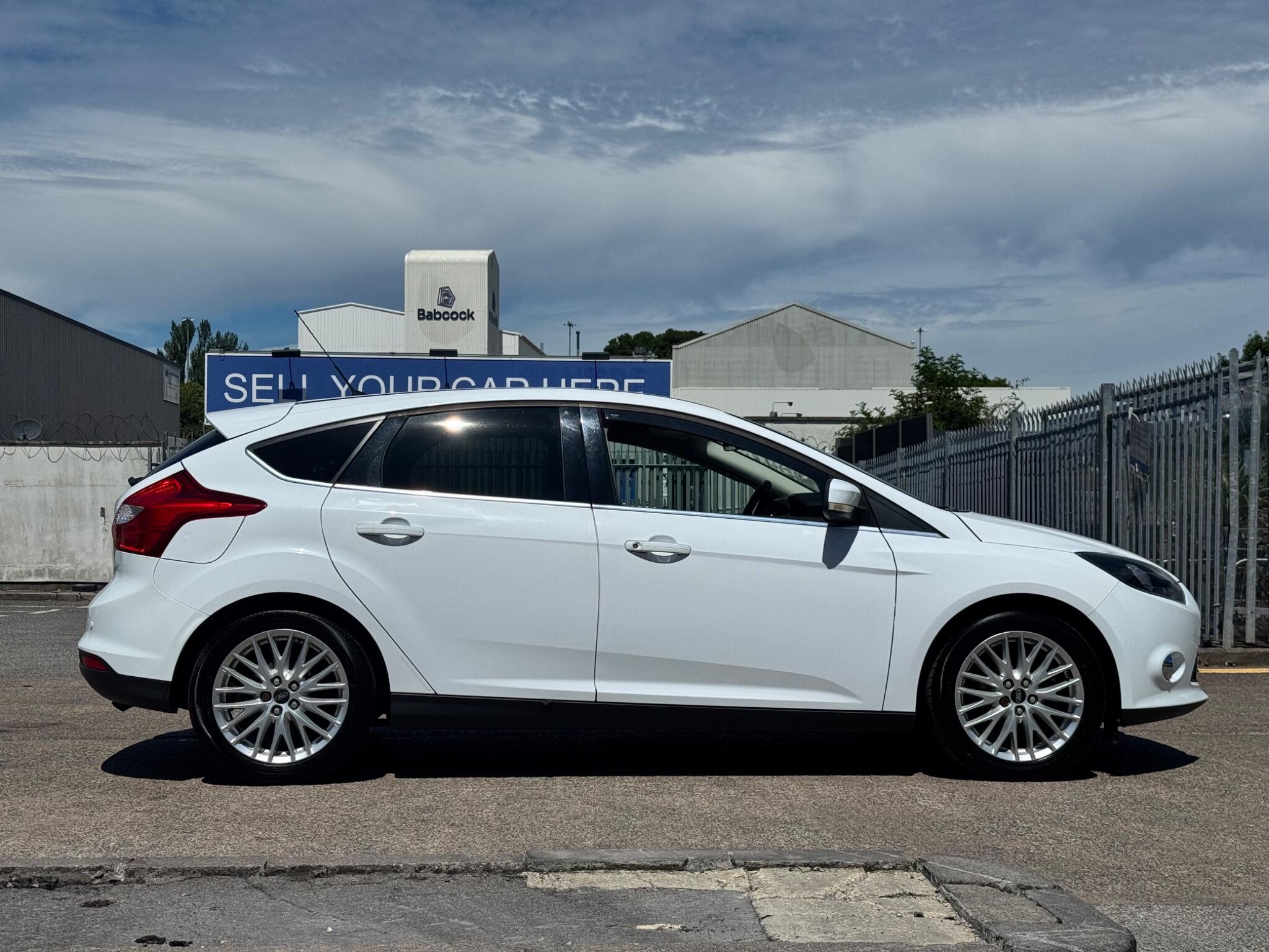 Ford Focus view 17