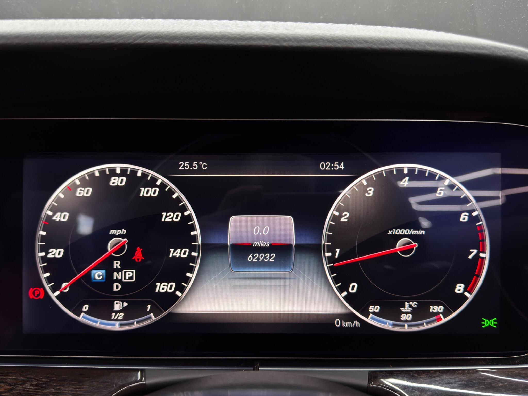 Mercedes-Benz E-Class view 22