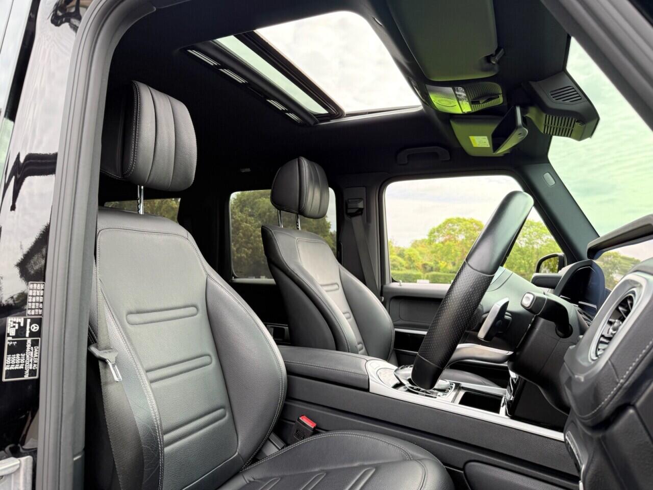 Mercedes-Benz G-Class view 32