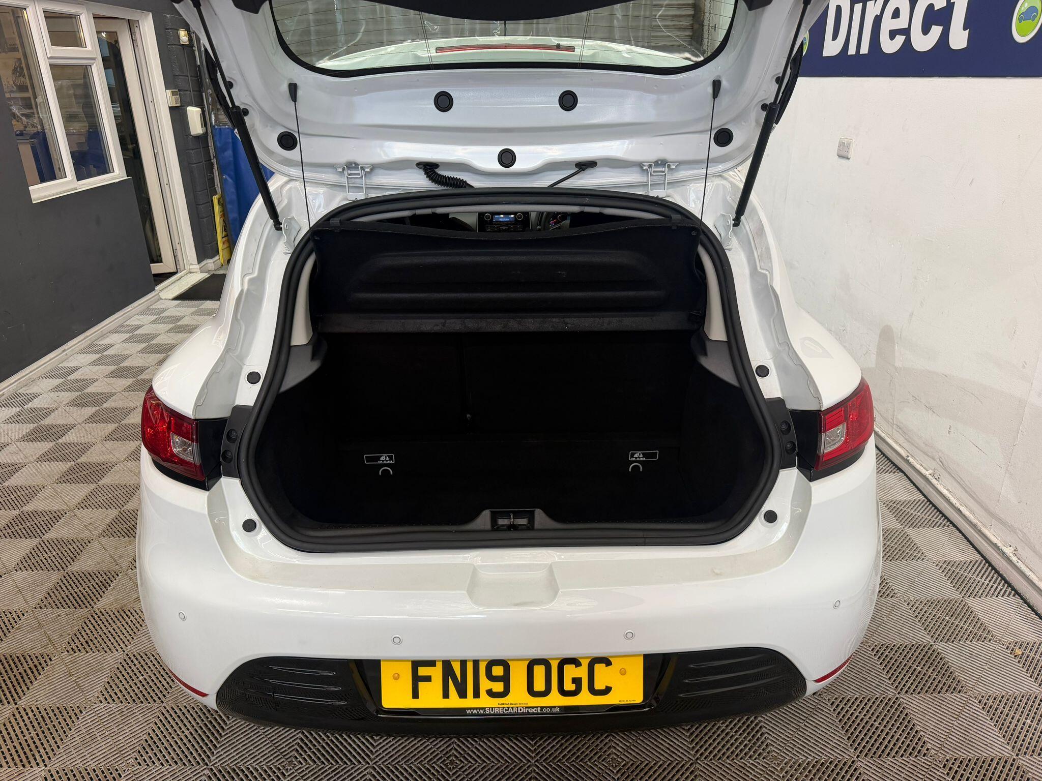 Renault Clio view 9