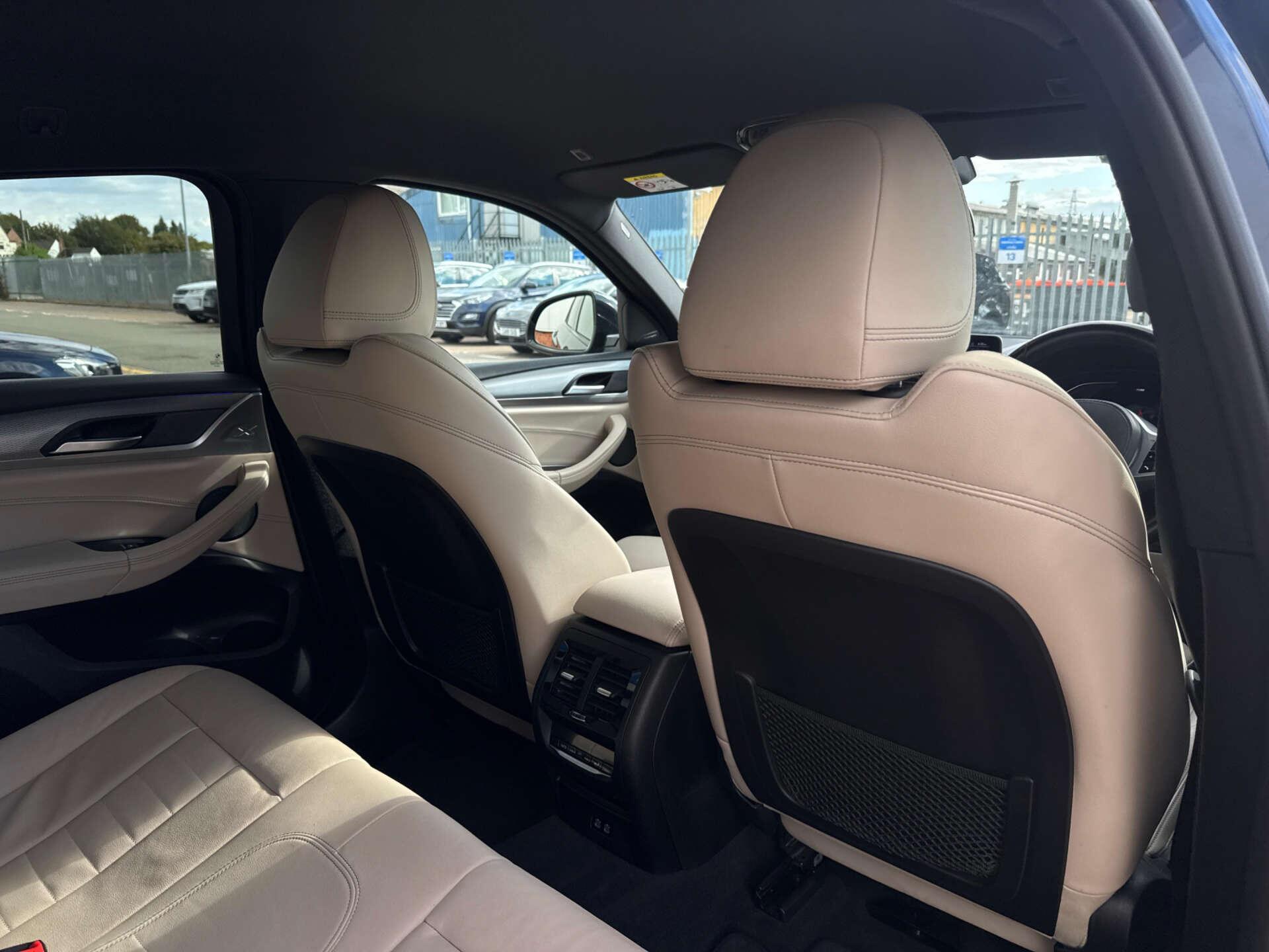 BMW X4 view 28