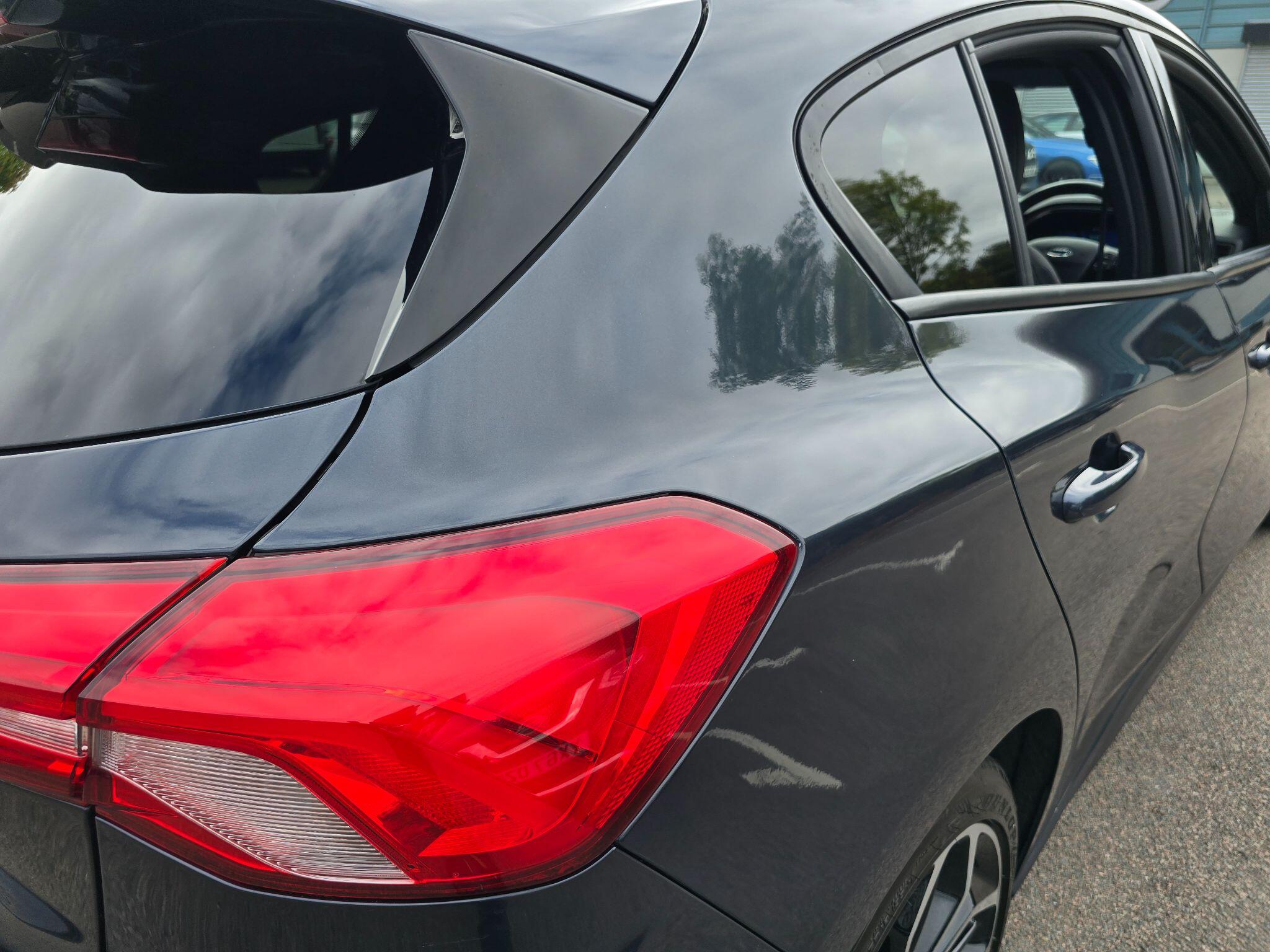 Ford Focus view 100