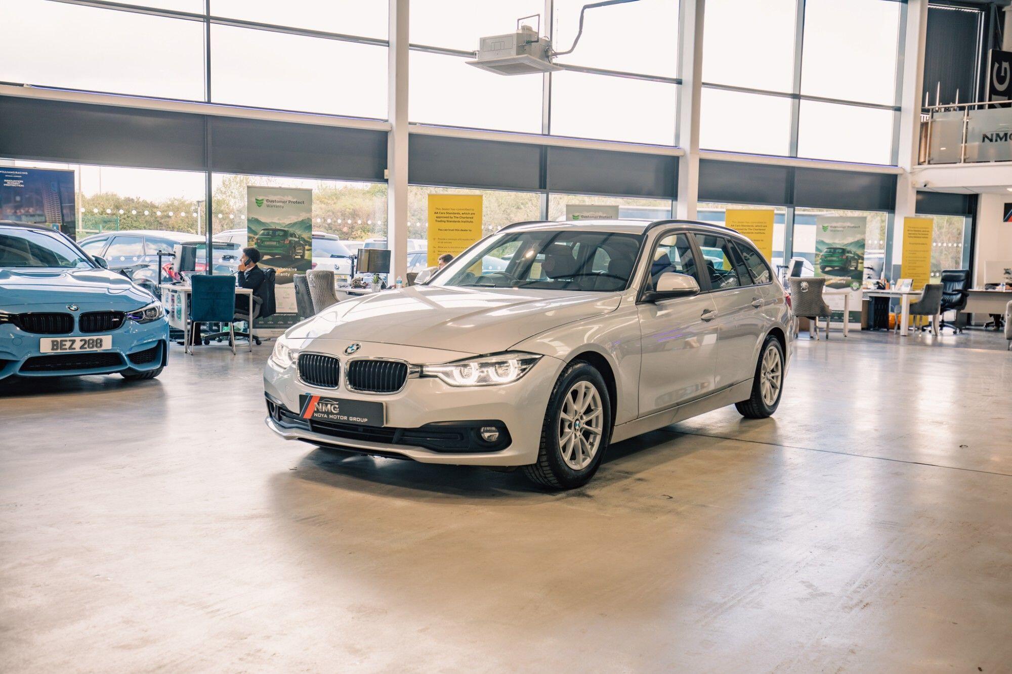 BMW 3 Series view 23