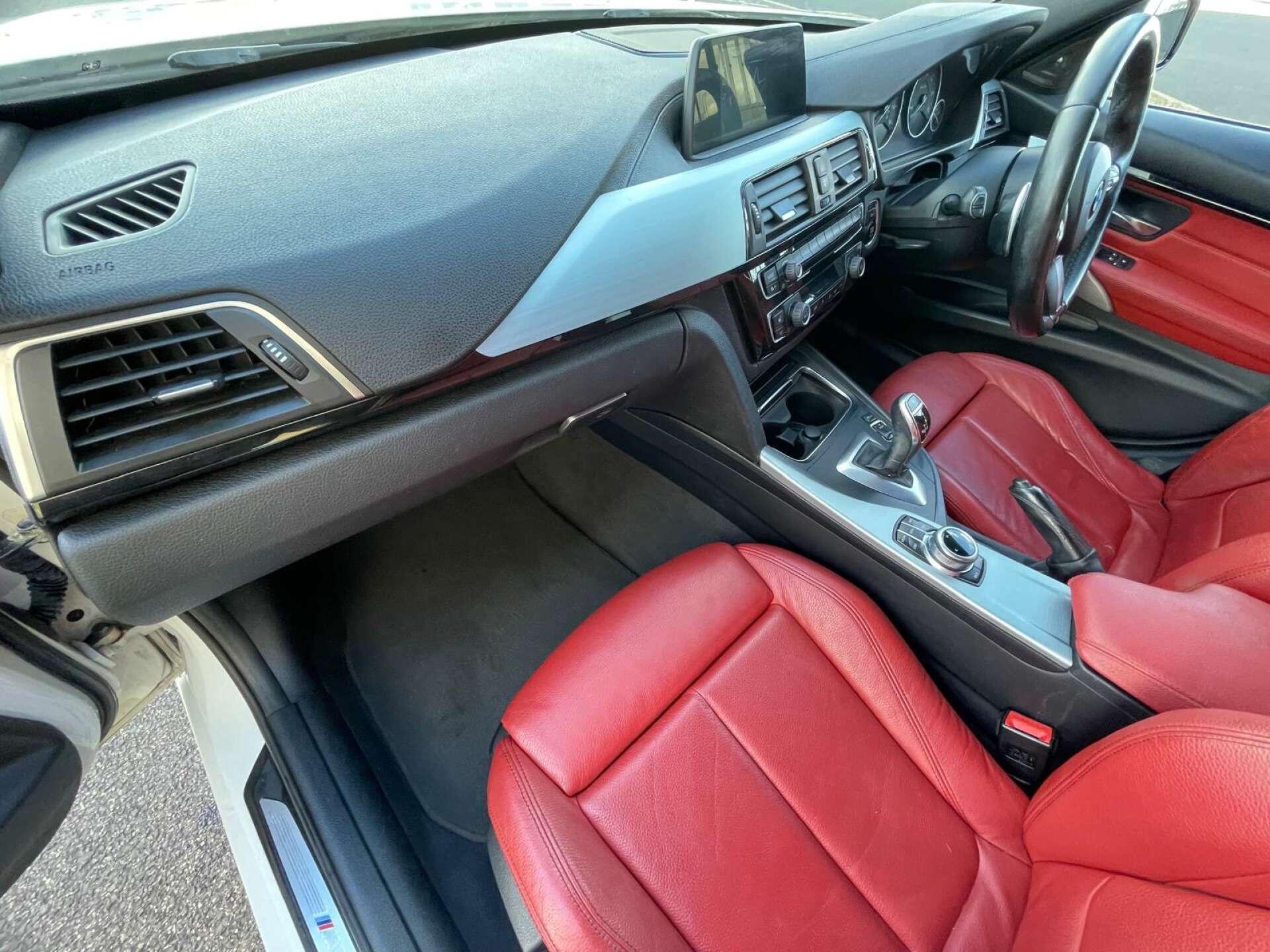 BMW 3 Series view 36