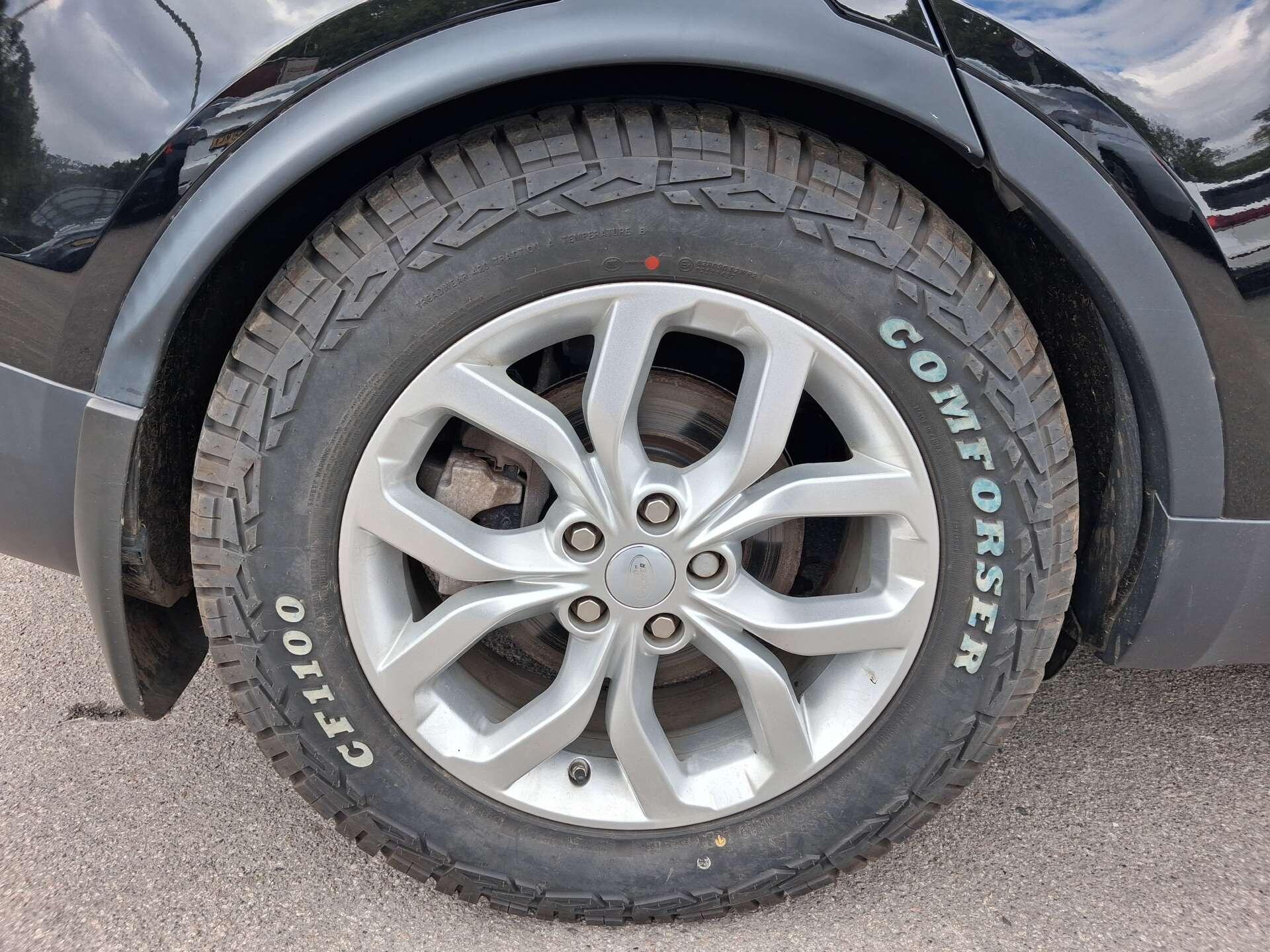 Land Rover Discovery view 23